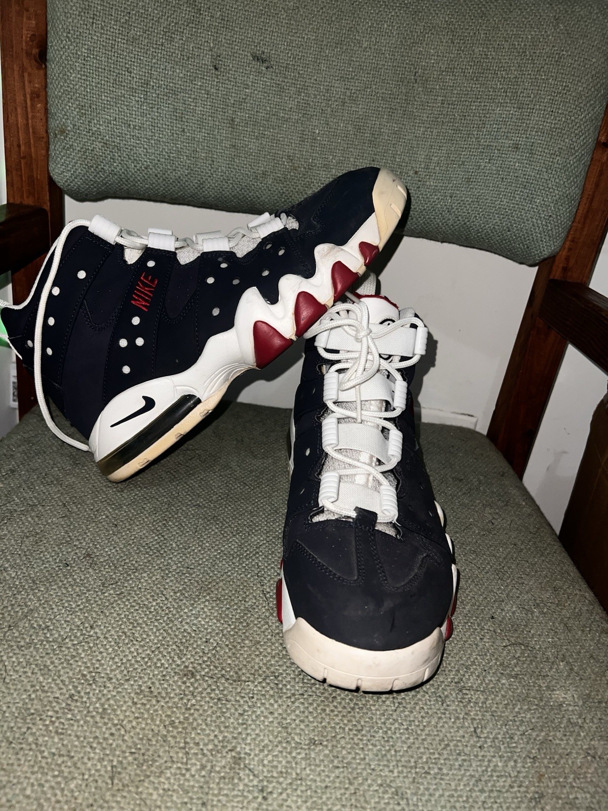 Nike Air Athletic Sneakers Blue White Red Lace Up Mid Top Basketball Men