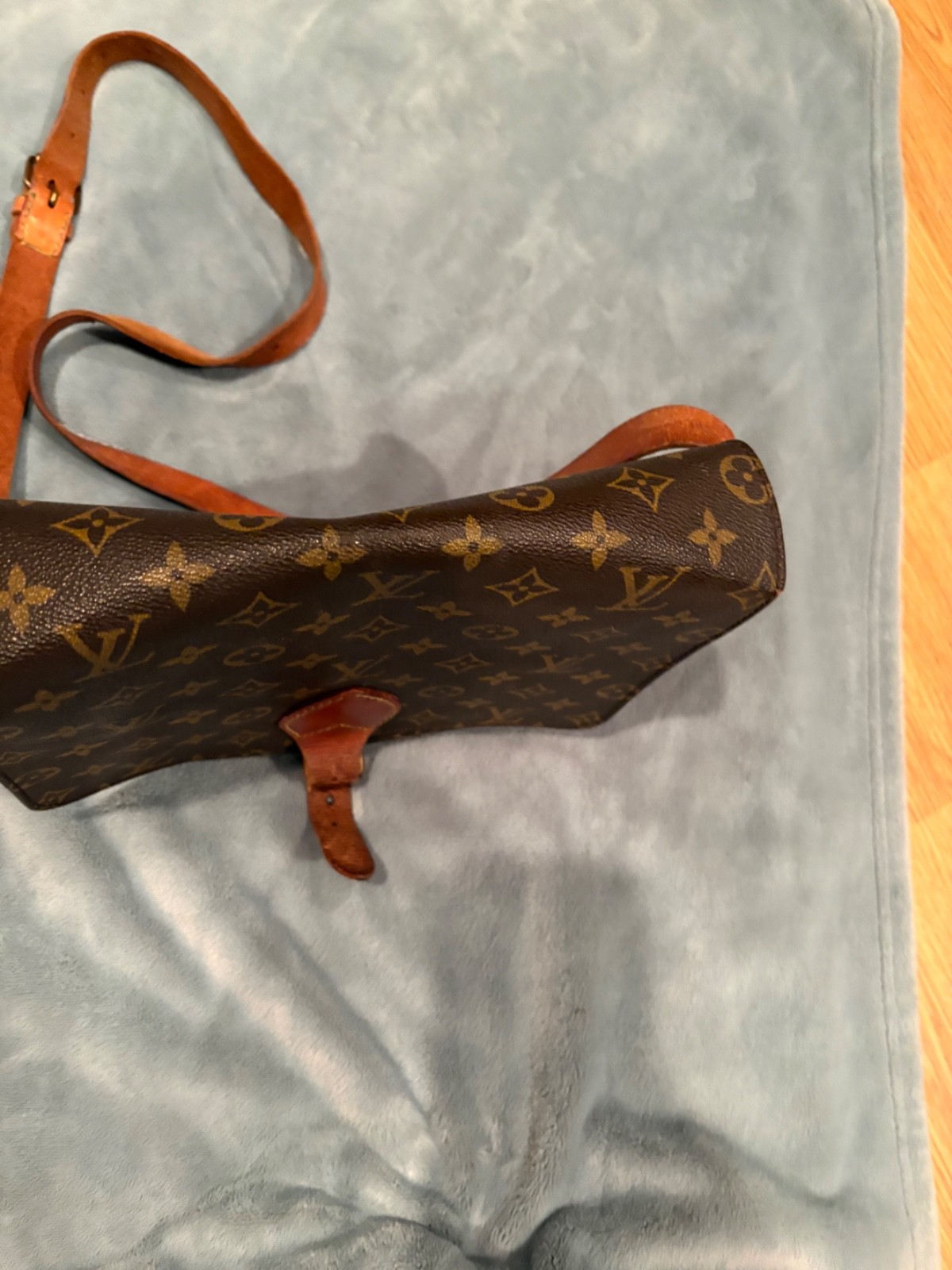 louis vuitton crossbody women