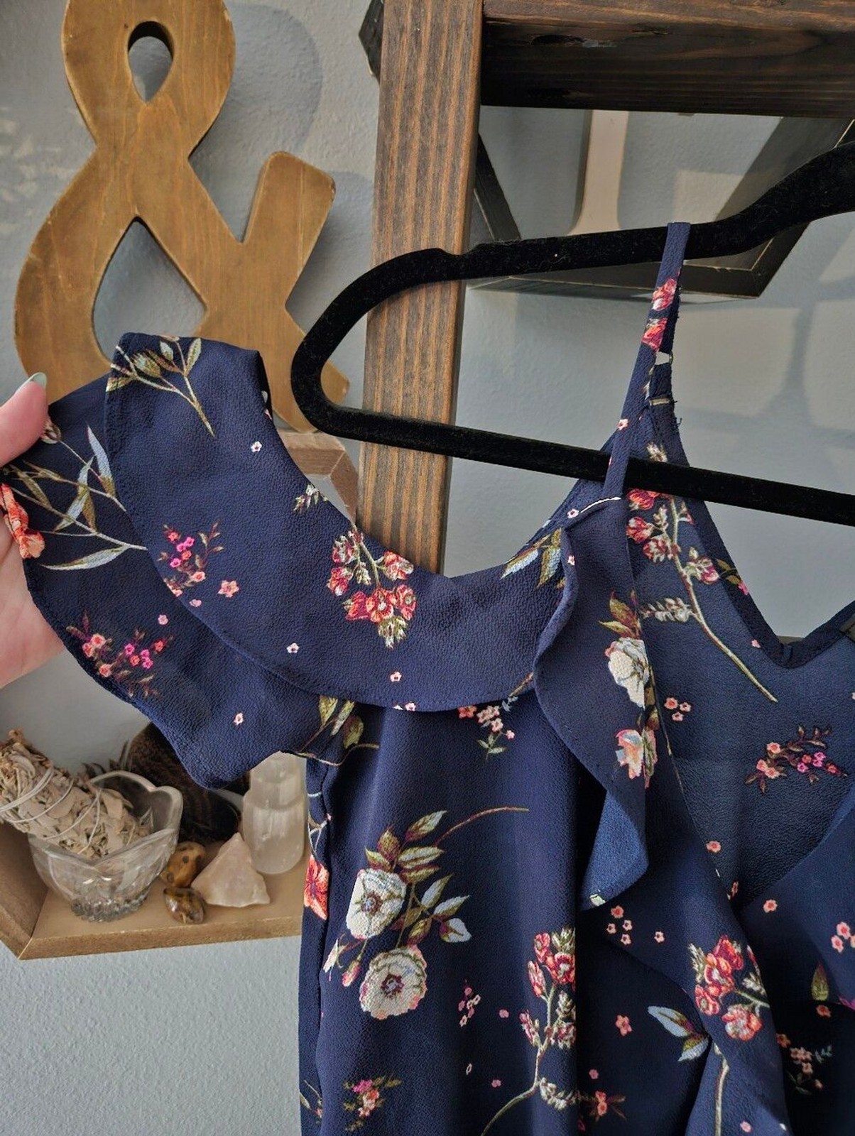 Moa Moa Women’s Navy Floral Cold-Shoulder Ruffle Blouse Size Medium NWOT
