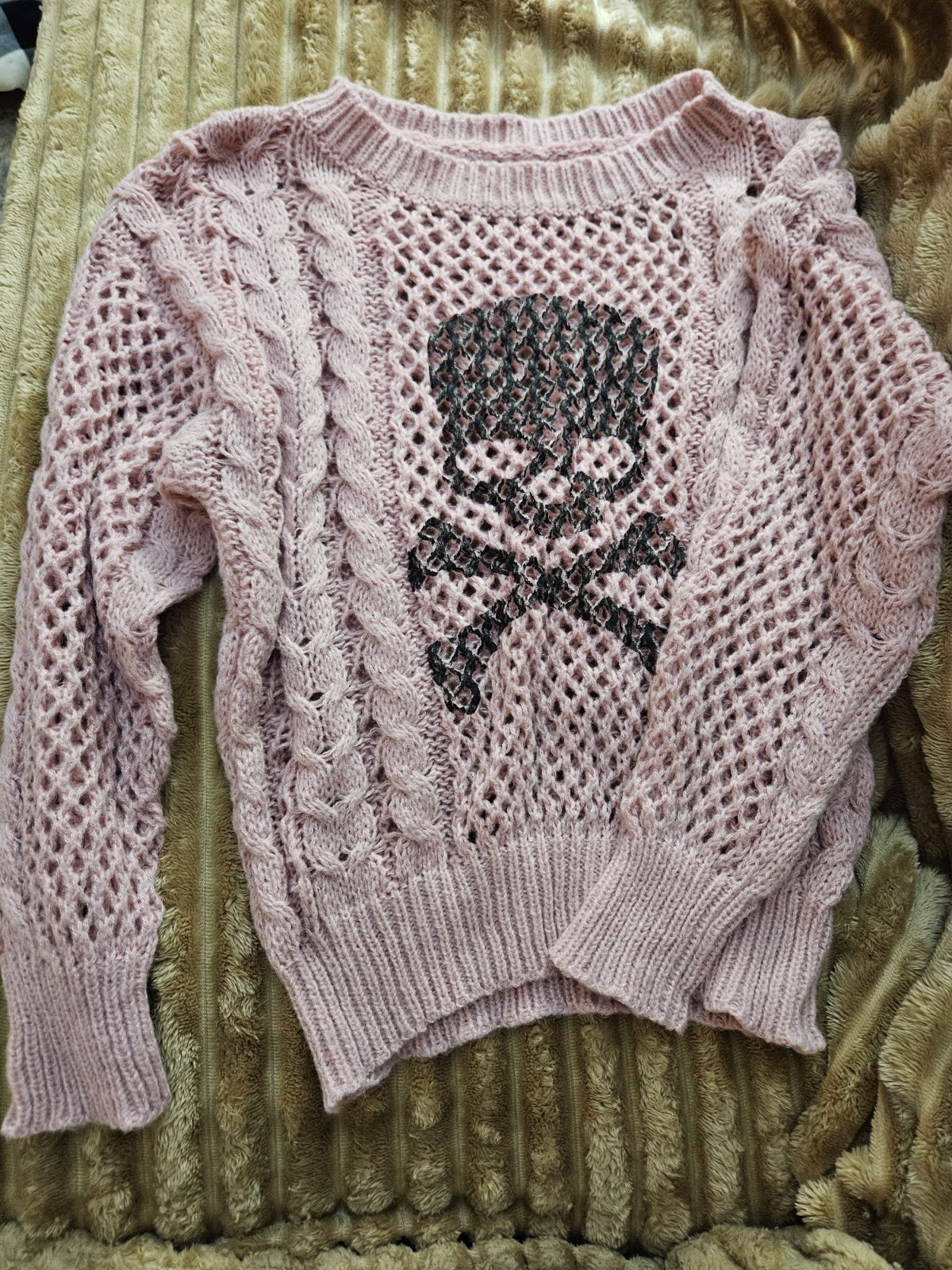 Women’s Pink Cable-Knit Skull Pullover Sweater Crew Neck Long Sleeve M