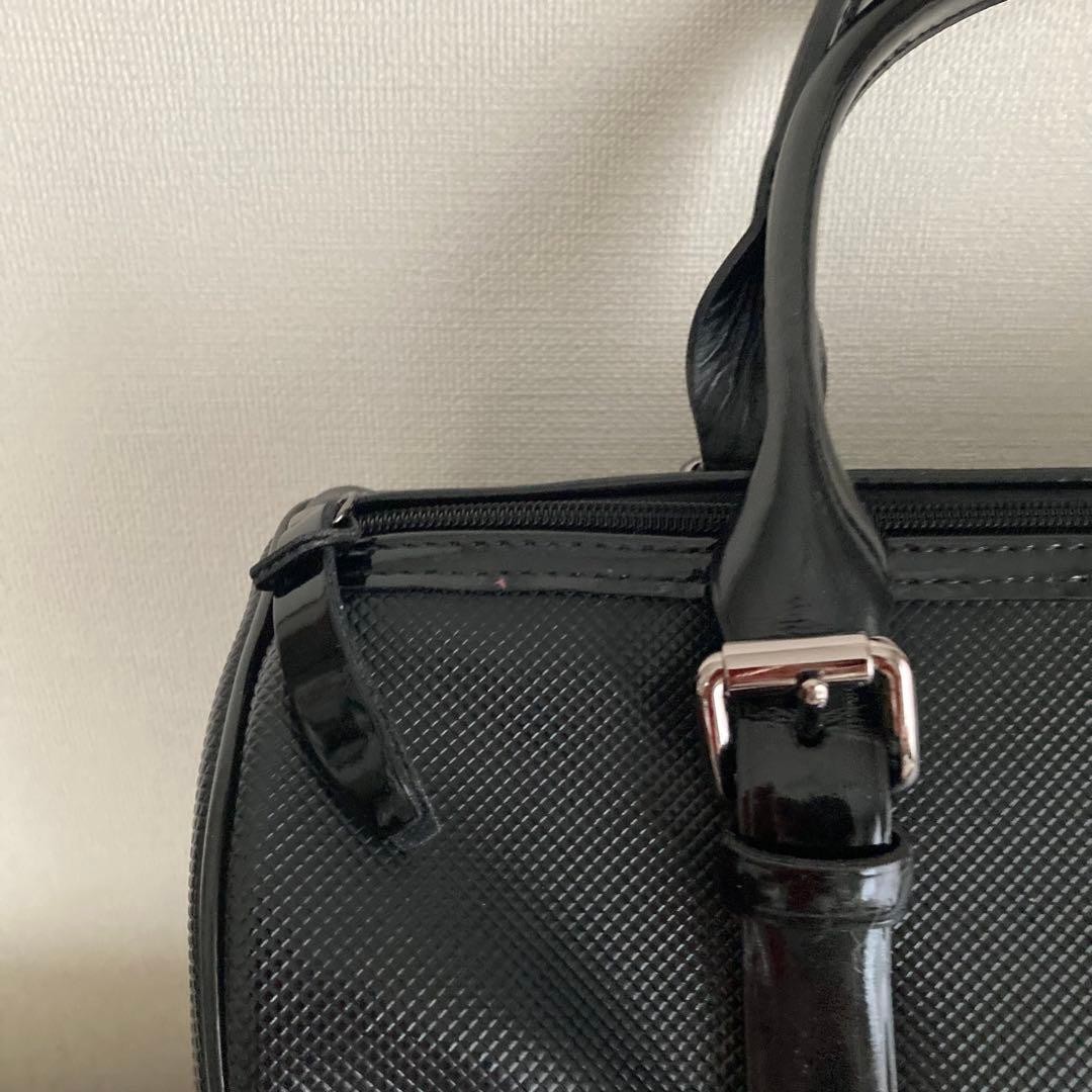 LONGCHAMP Black Patent Leather Boston Style Commuter Handbag Zip Top