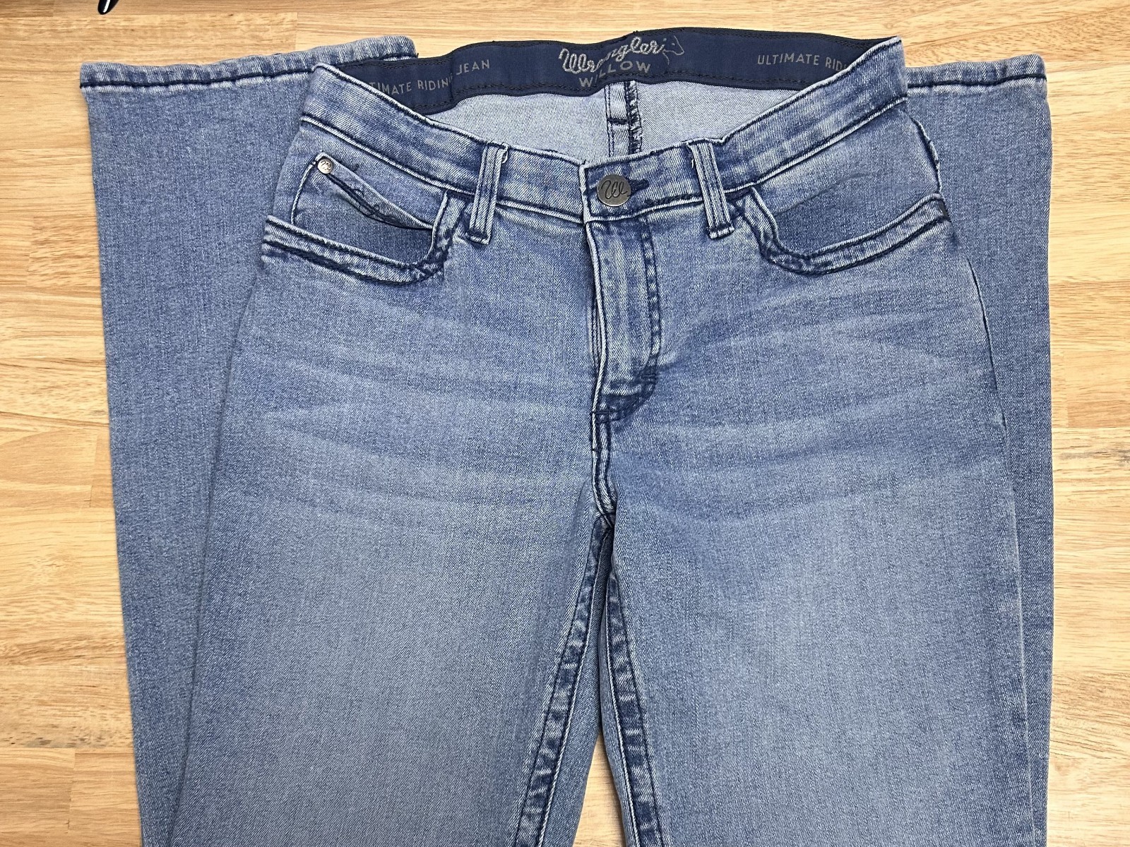 Wrangler Women’s Ultimate Riding Stretch Jeans in Willow Bootcut Light wash 7×34