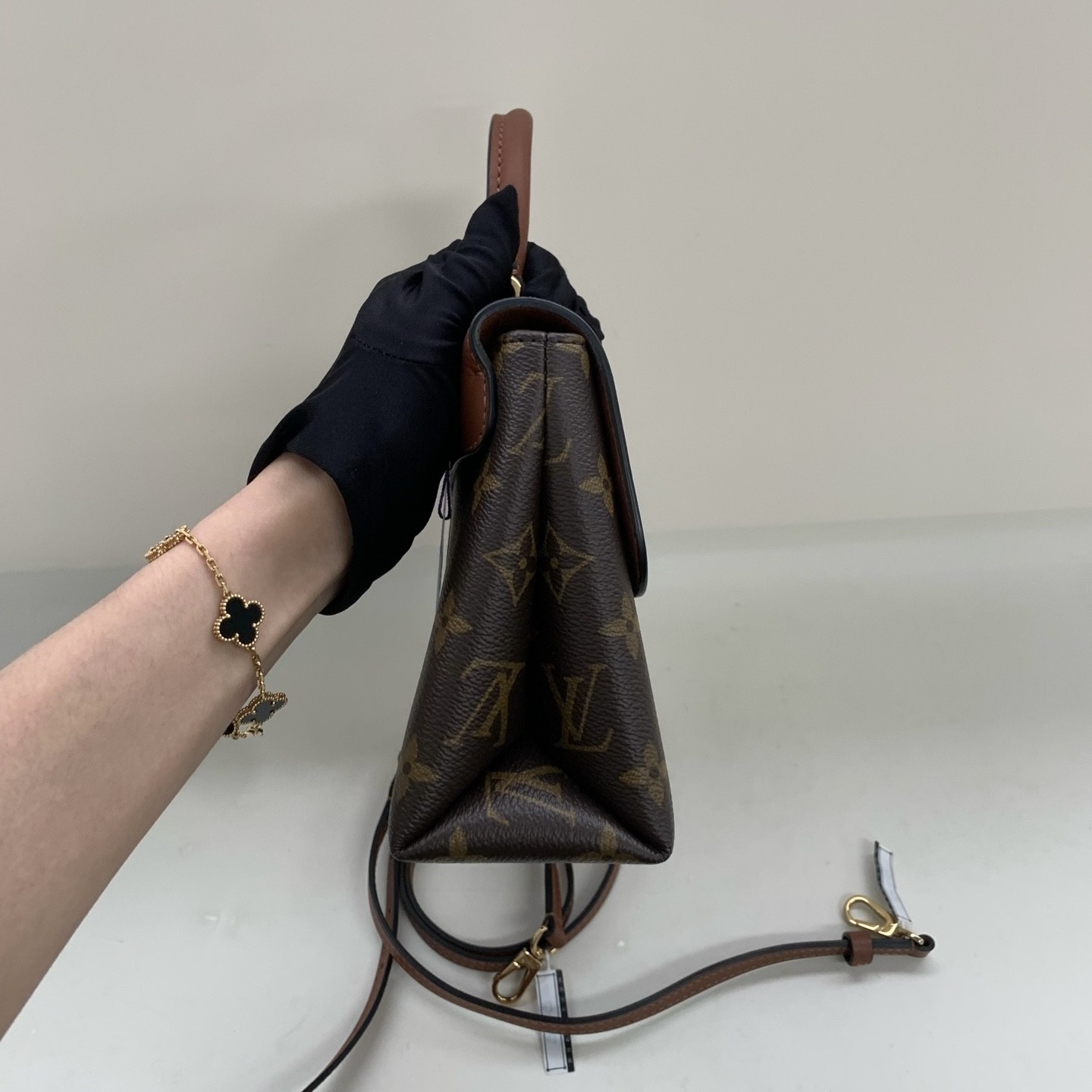 Louis Vuitton Pre-Owned Authentic Locky Bb Satchel Caramel