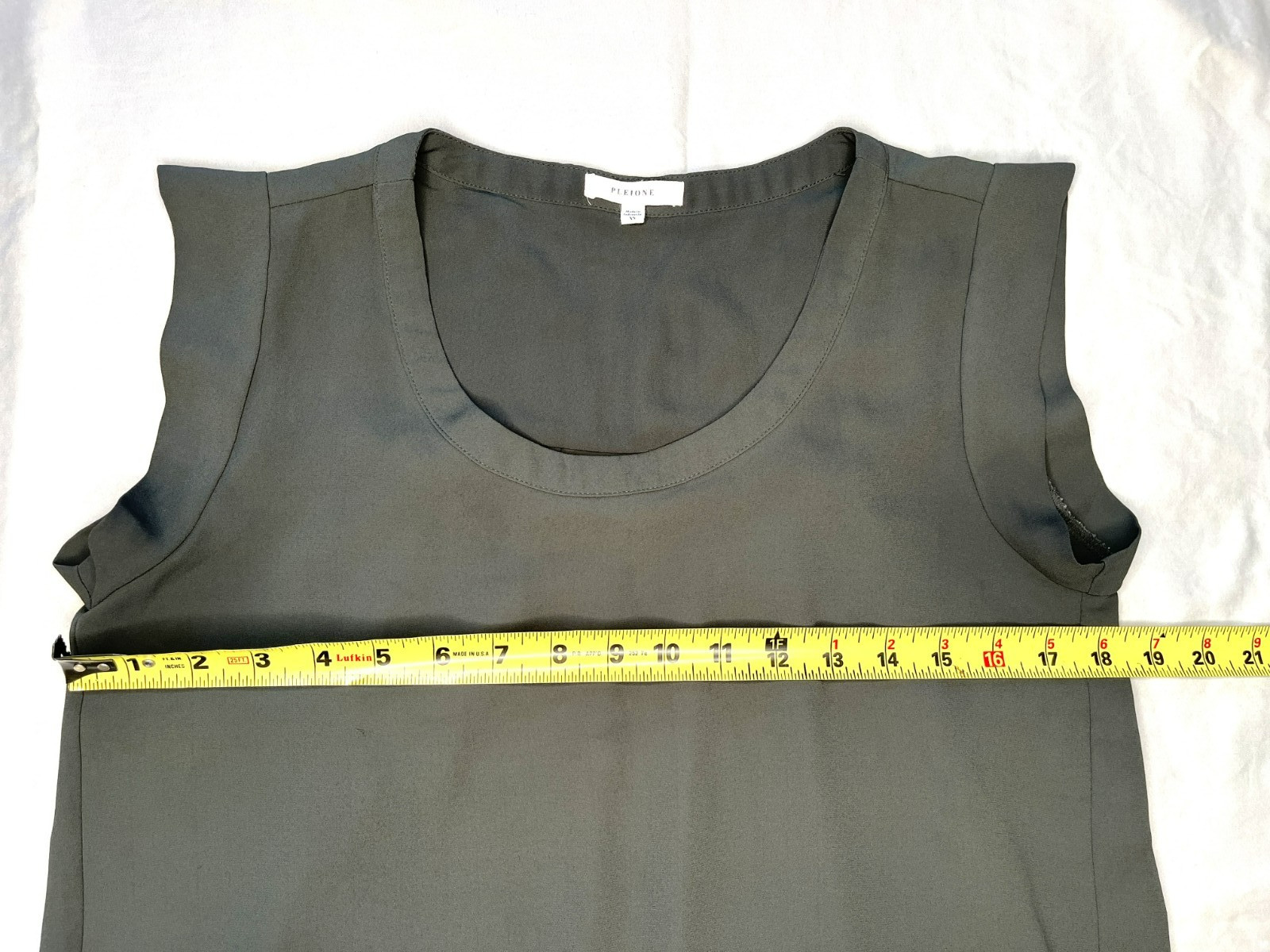 Women’s Pleione Cap Sleeve Blouse Green Size XS round neck , pleated back