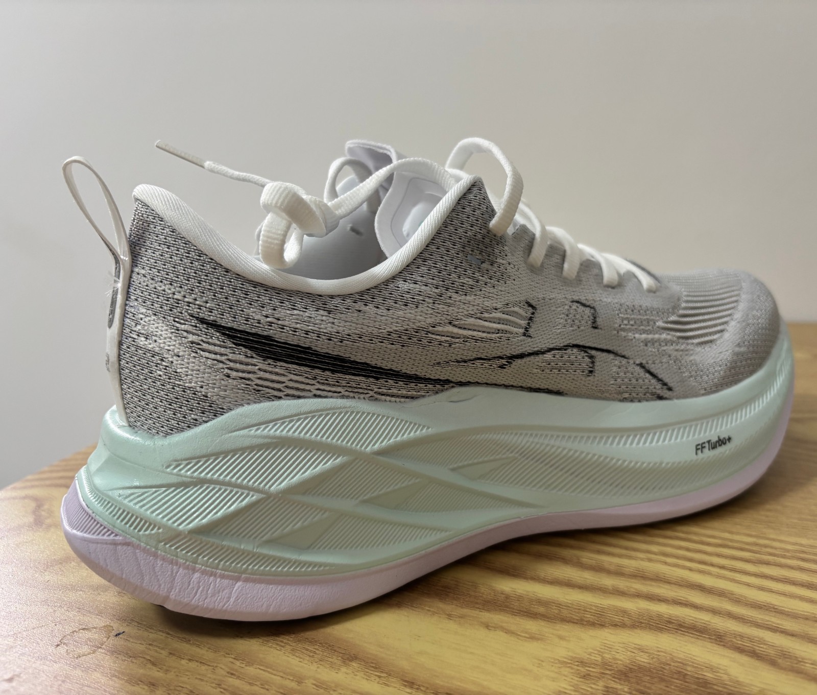 Asics Superblast 2 Men Shoe Running Sneaker White Cool Grey US 11 No Box