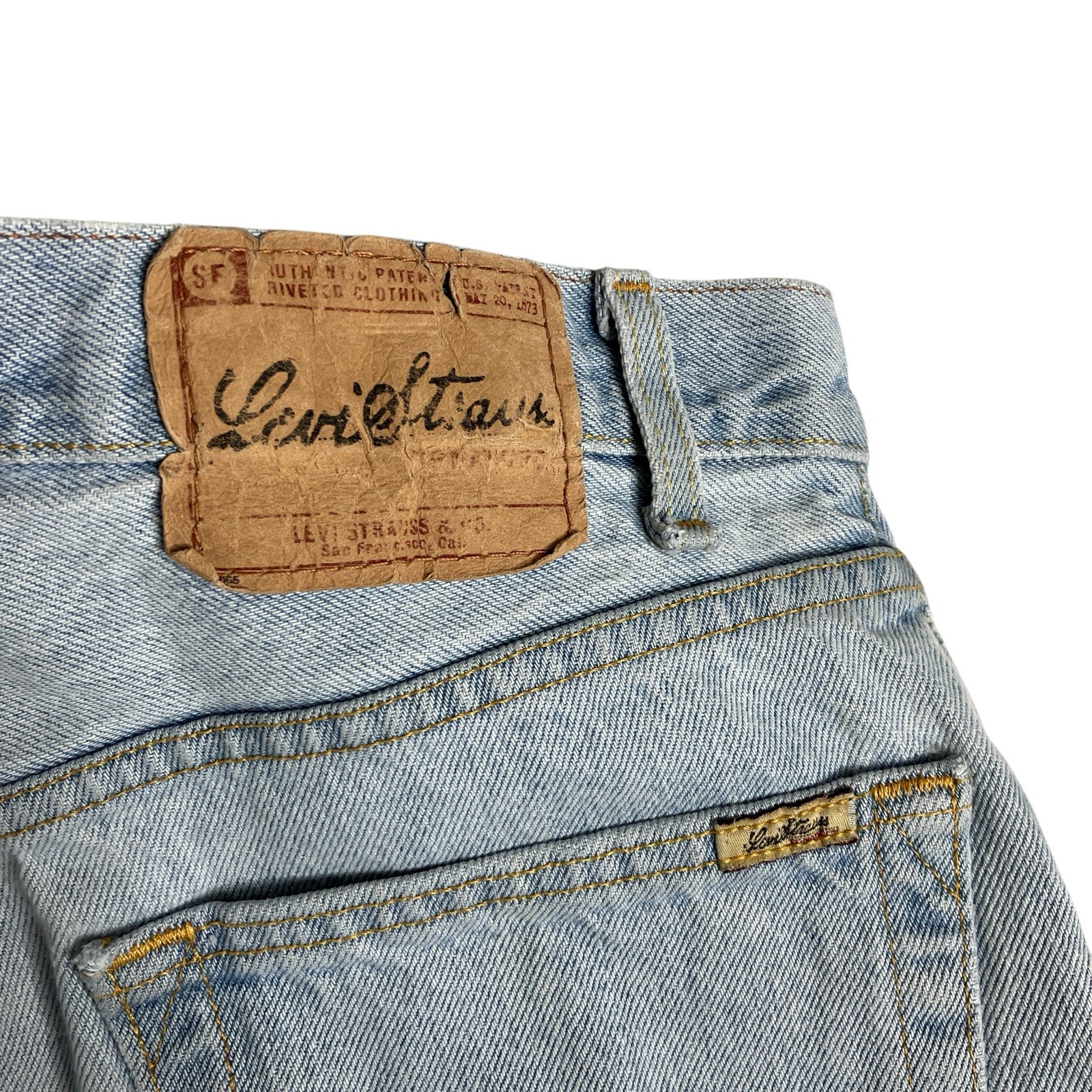 Y2K Levi’s Signature Jeans Mens 36×35 Light Wash Denim Frayed Hem Western Work