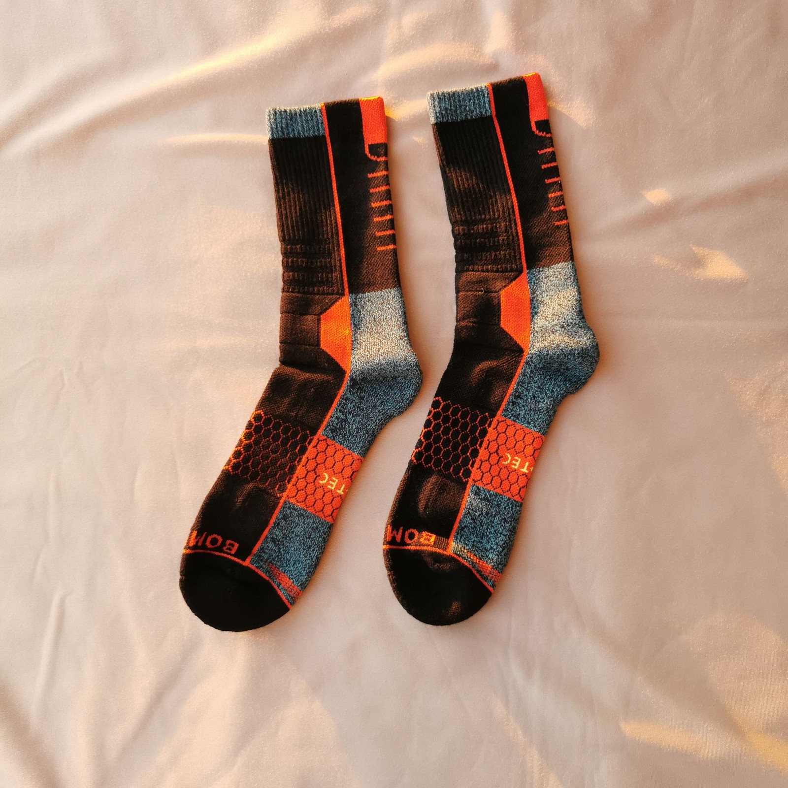 Lot of 3 Pairs Bombas Calf Socks Men’s Size L Black Orange New Without Tags