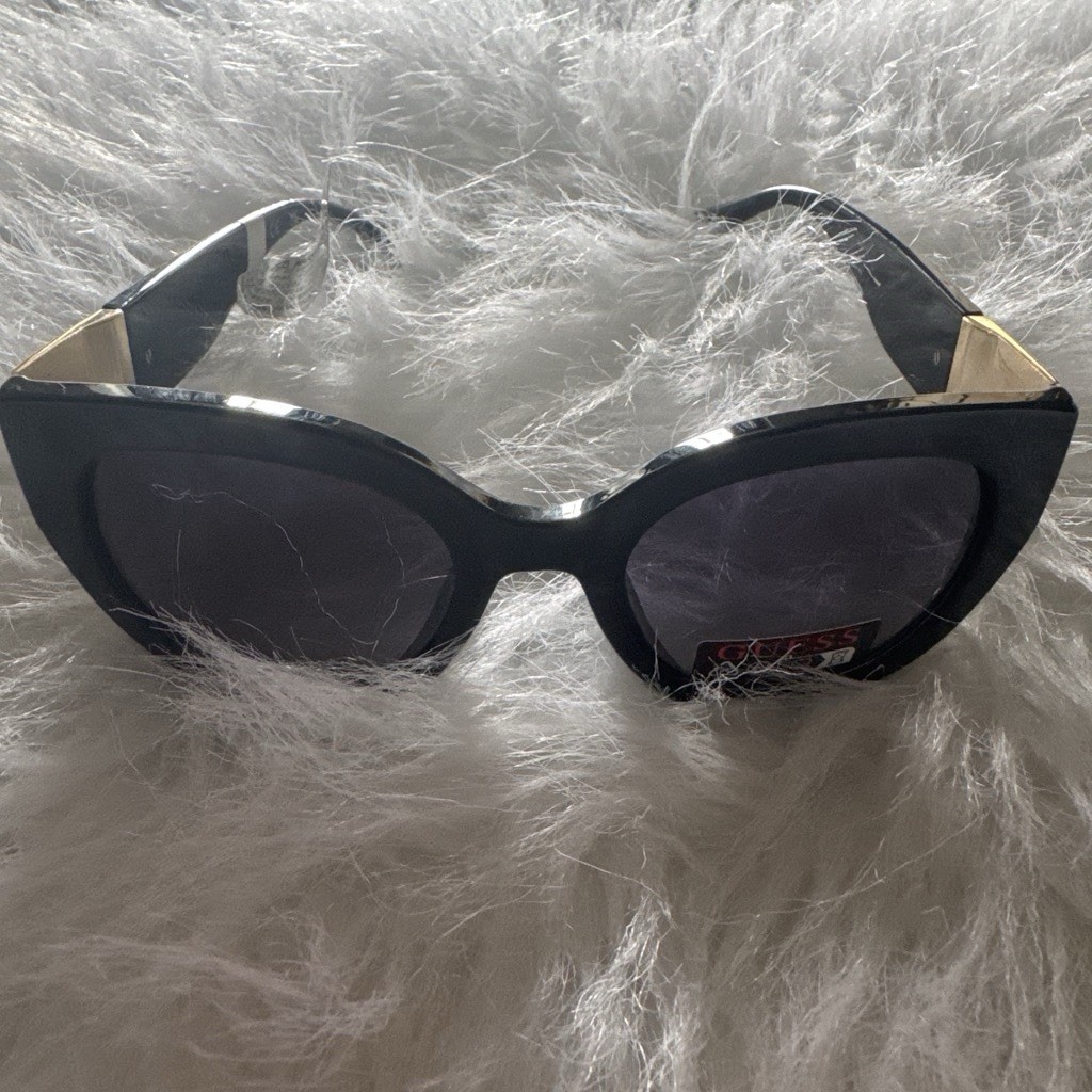 GUESS Women’s Cat Eye Sunglasses Black Plastic Frame Gray Tinted Lenses