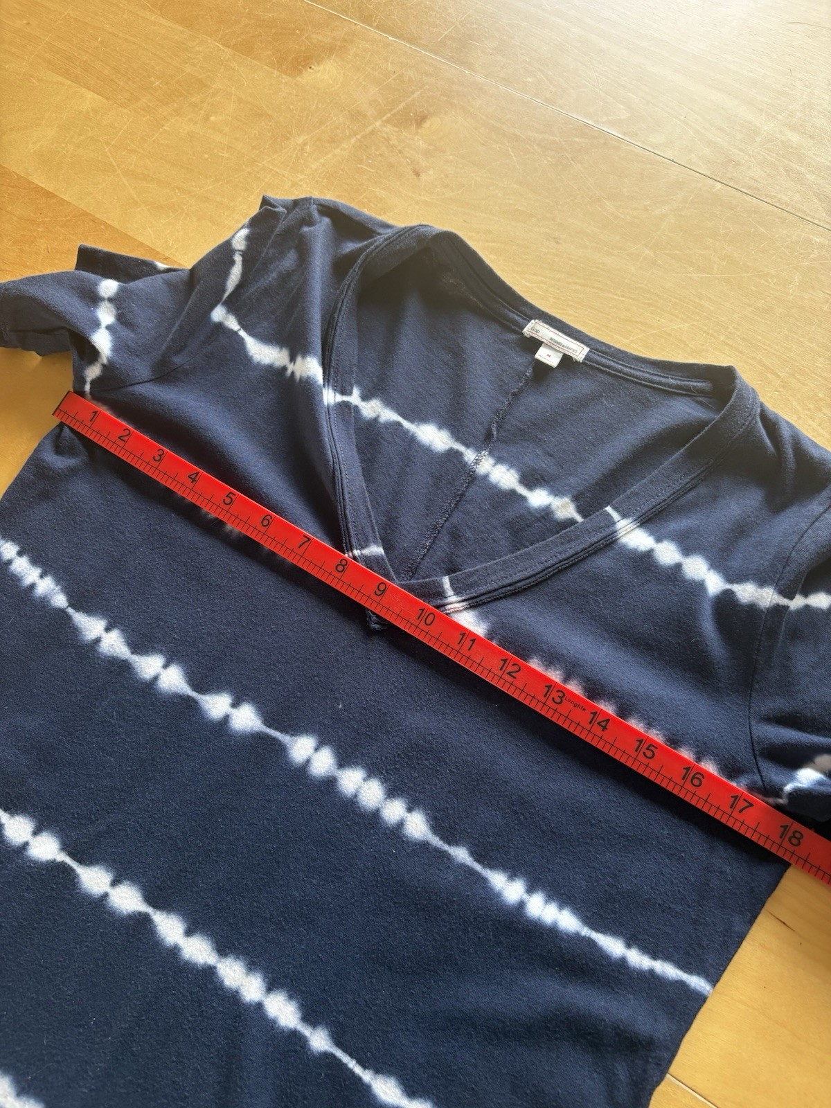 Gap Top Womens Medium M Navy Blue Tie Dye Striped Cotton V-Neck T-Shirt