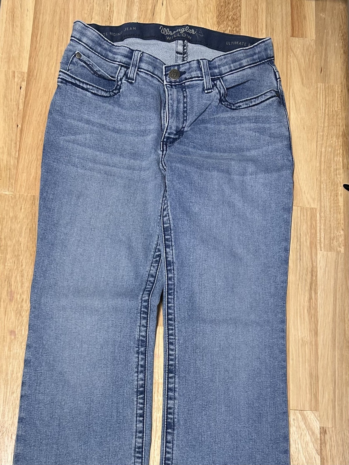 Wrangler Women’s Ultimate Riding Stretch Jeans in Willow Bootcut Light wash 7×34