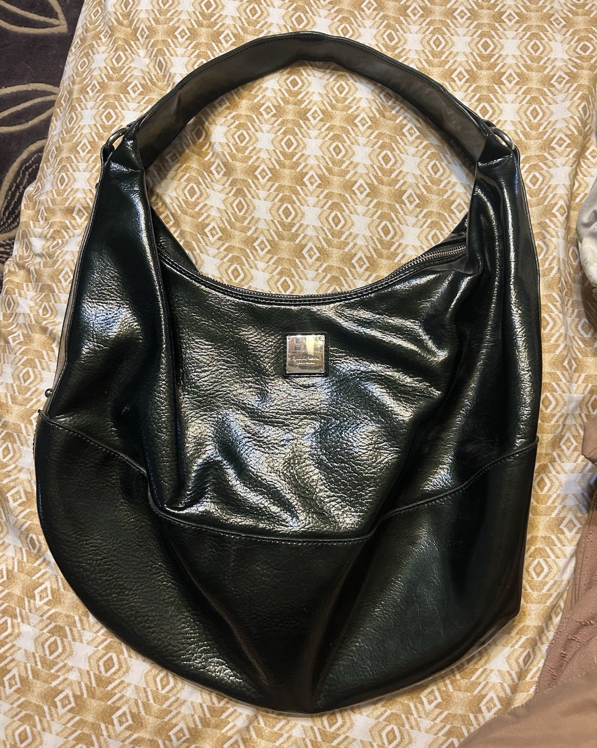 Simply Vera Vera Wang Black Hobo Shoulder Bag Zip Closure Silver Hardware