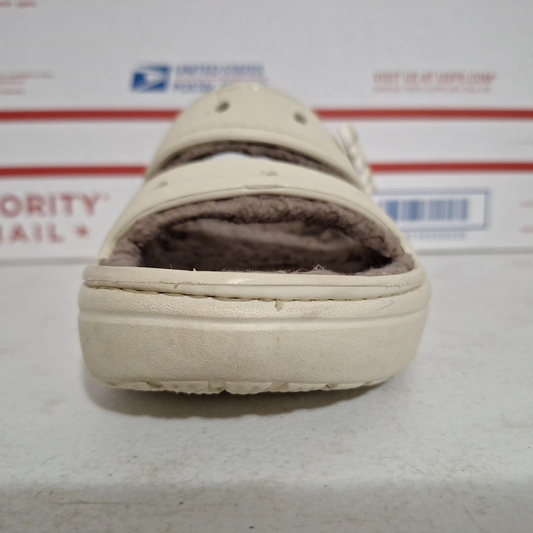 Crocs Classic Cozzzy Beige Faux Fur Unisex Sandal Men 4 Women 6 Dual Comfort