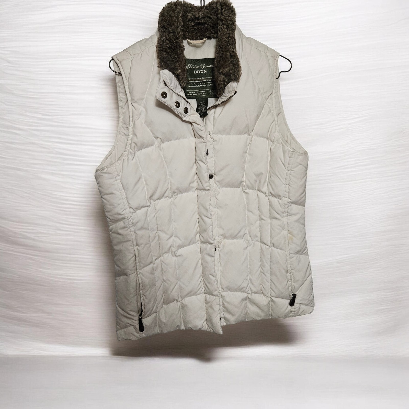 Eddie Bauer Woman’s White Down Quilted Puffer Vest Zip Pockets Stand-Up M