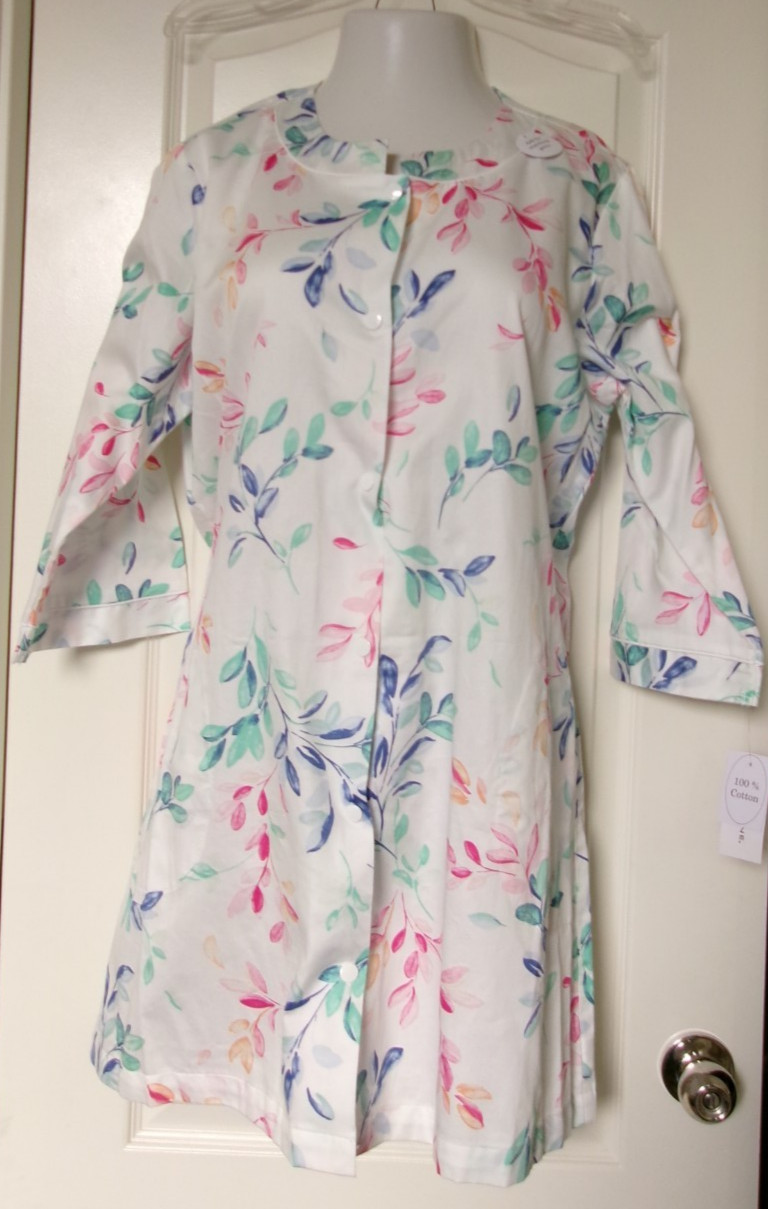 Miss Elaine Short robe Size Petite Large Style 354415 White floral print