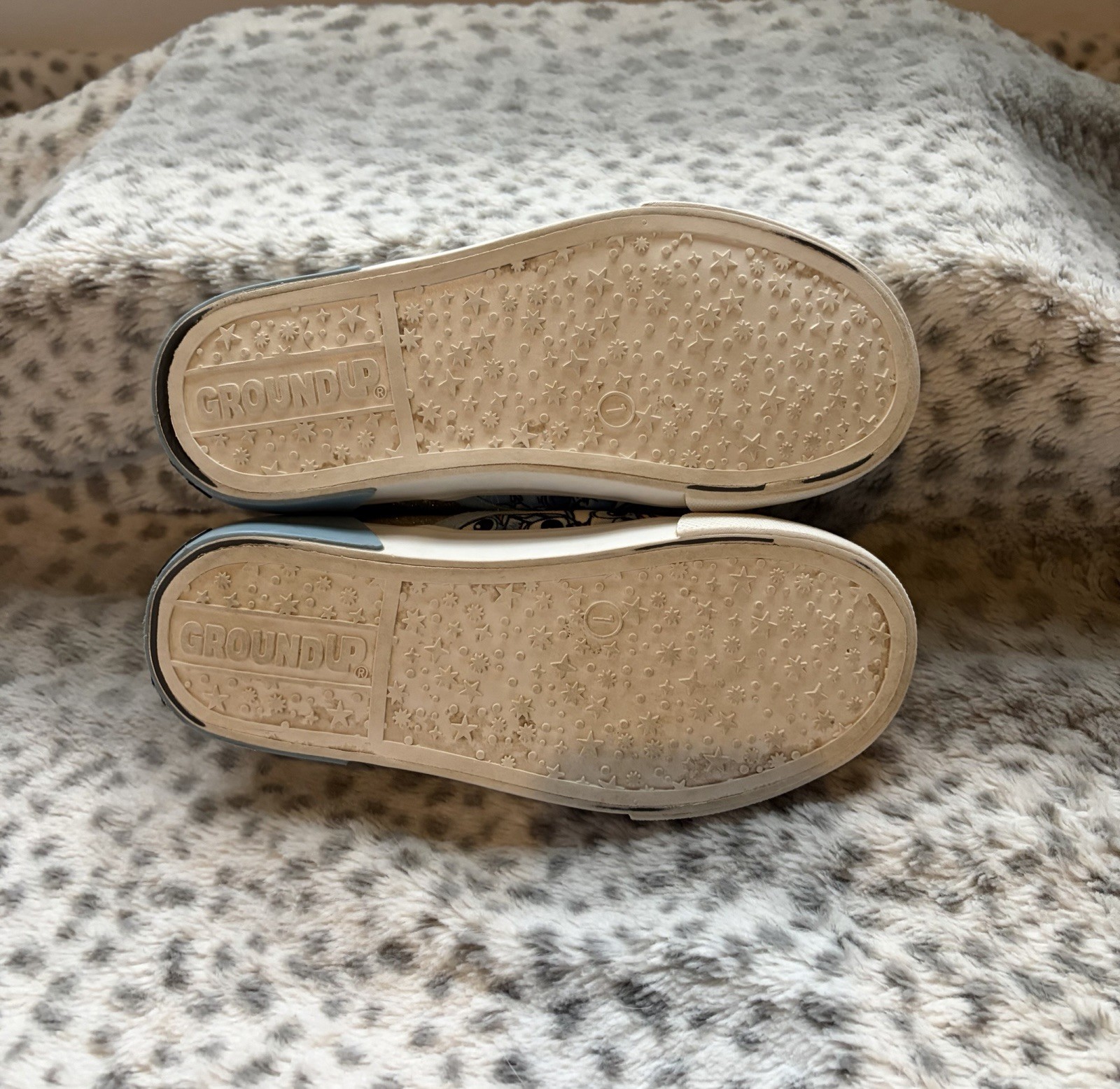 Disney GroundUp Lilo & Stitch Girls Slip-On Sneaker Shoes 1 Glitter Canvas Blue