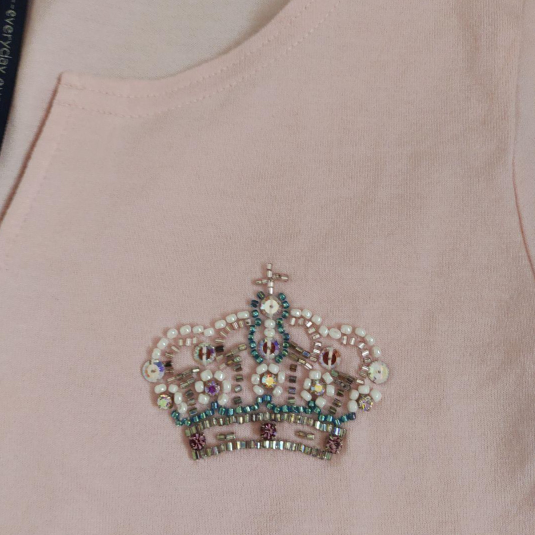 PEACH JOHN Pink V-Neck Top 3/4 Sleeve Shirt Size S Beaded Crown Motif