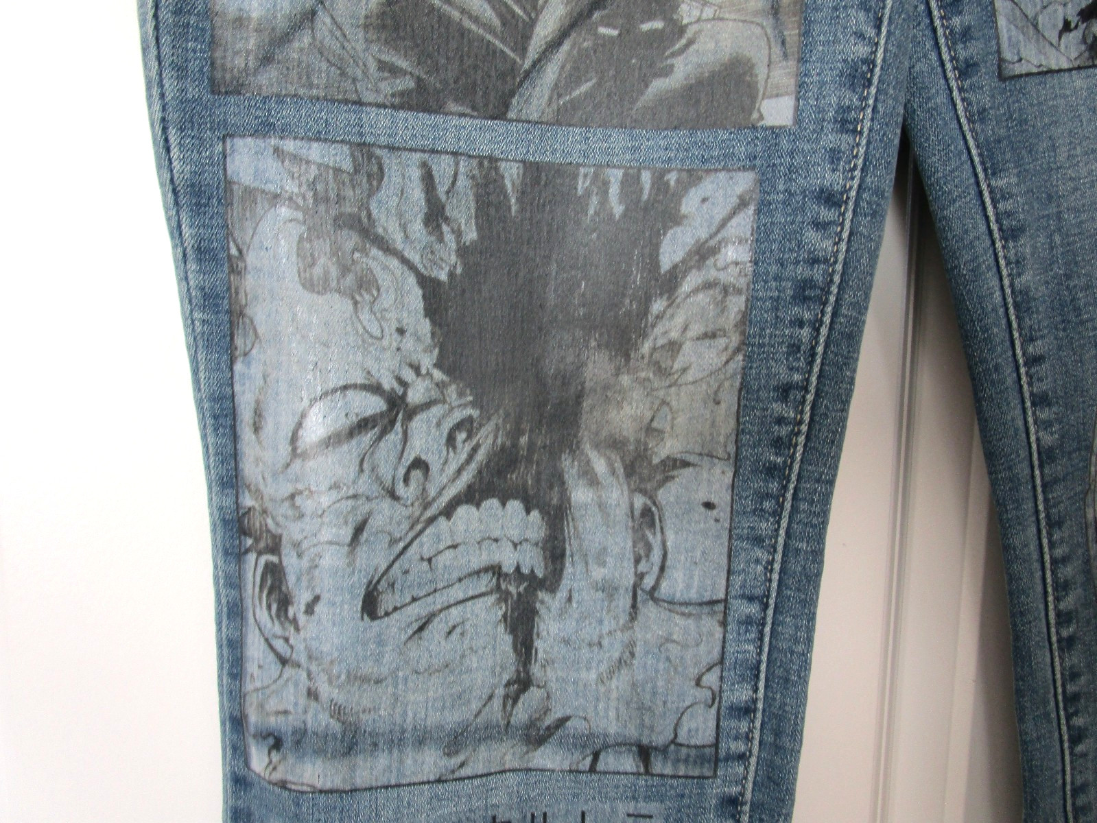 Levis 505 Hero Academia Graphic Print Straight Leg Custom Denim Jeans Women Sz 4