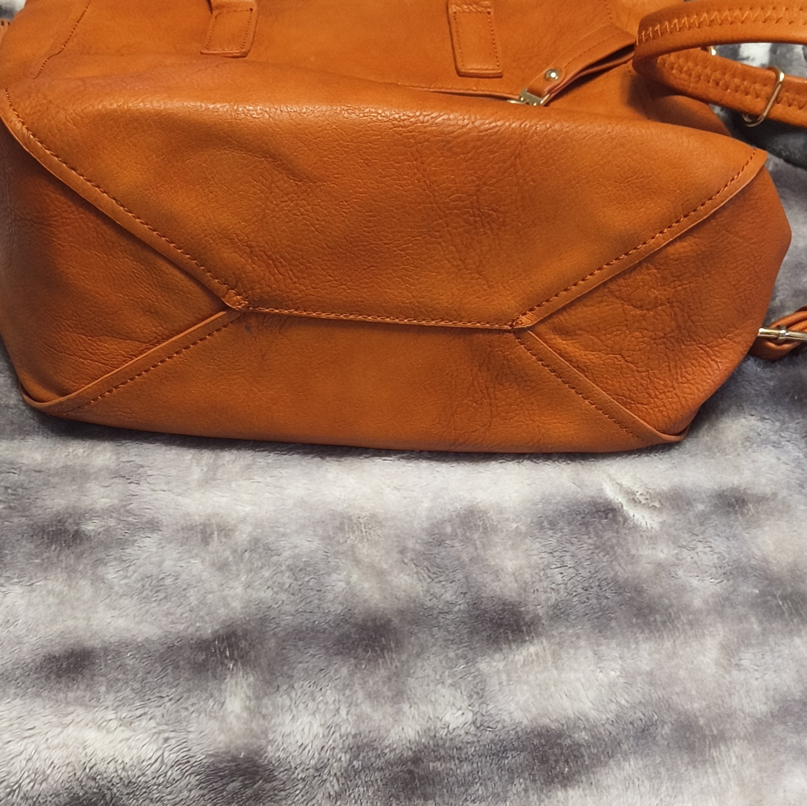 Women’s Large Brown Satchel Top Handle Zip Gold Hardware Detachable Strap