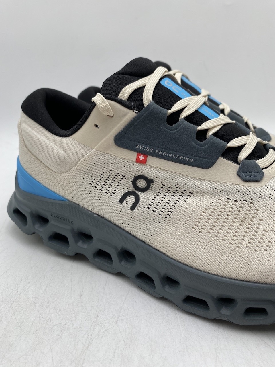 On CLOUDSTRATUS 3 Men’s NEW Running Shoe Green/Horizon Multiple Sizes