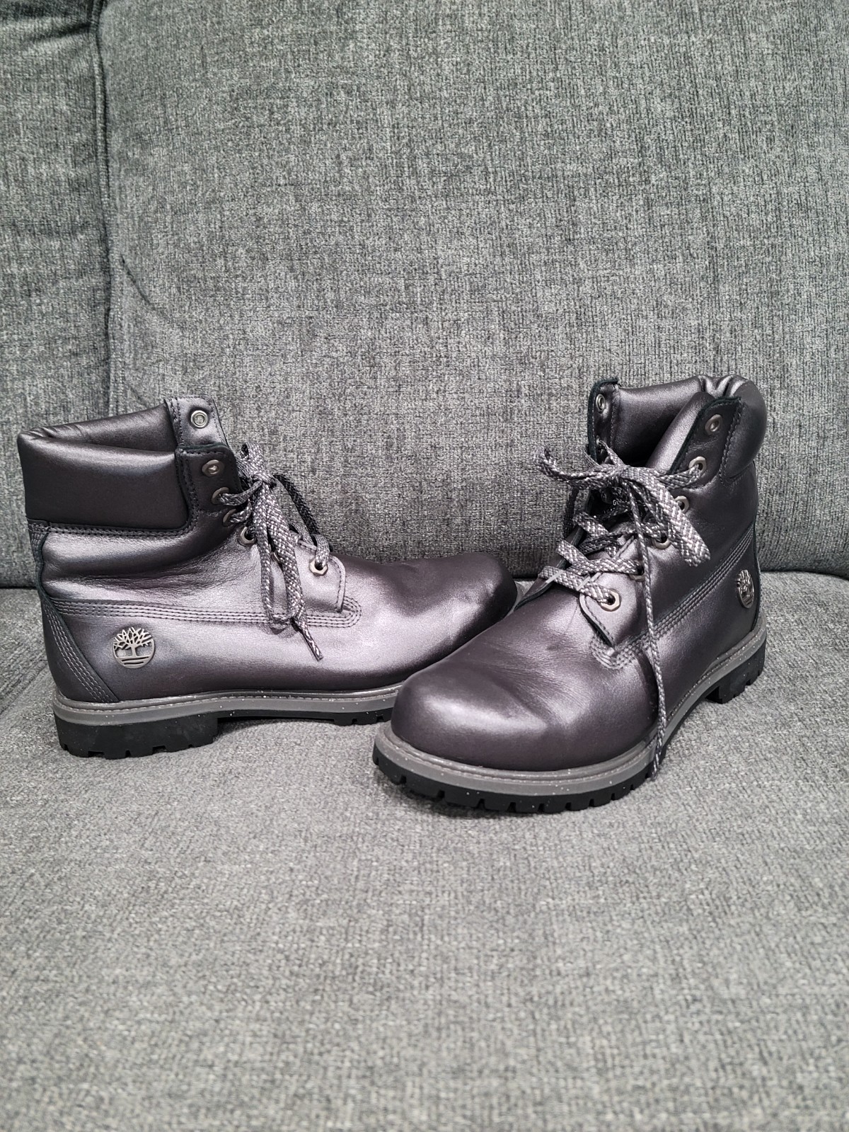 timberland boots woman size 10 m Grey Silver with glittery shoe laces. New