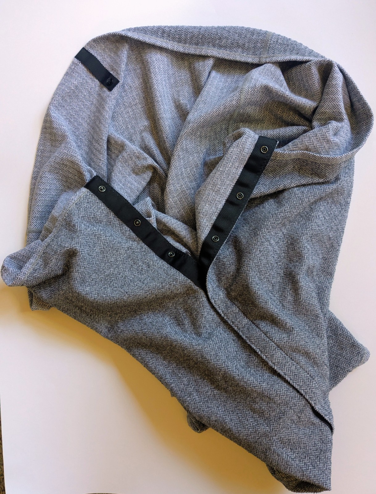 Lululemon soft gray herringbone infinity scarf wrap shawl snaps yogawear vinyasa