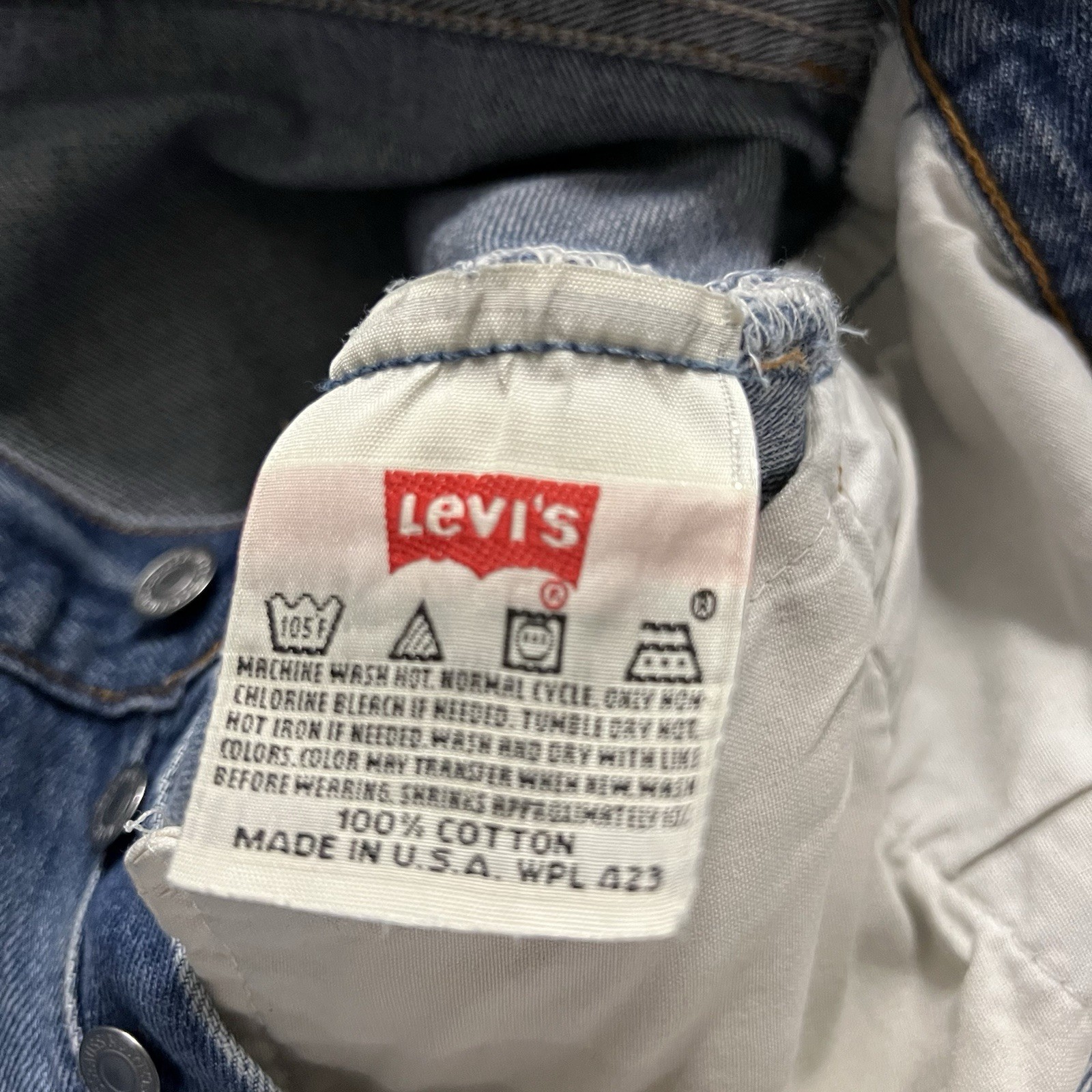 Vintage Levi’s 501XX Jeans 38×33 Made in USA Button Fly Straight Light Denim