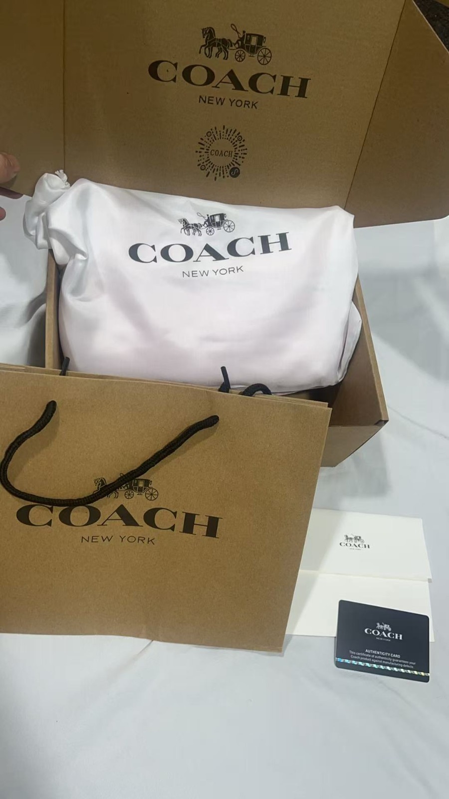 NWT COACH CAL51 Teri Shoulder Bag In signature canvas/Gold/Powder Pink Outlet-pi