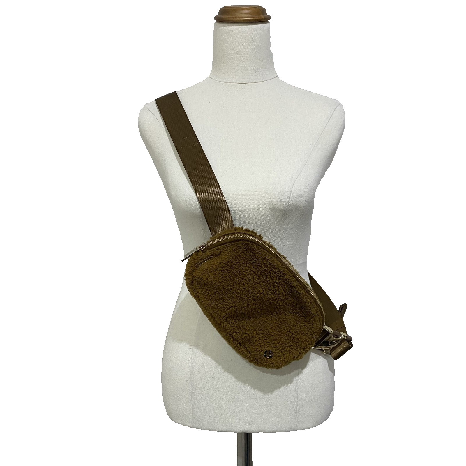 Lululemon Everywhere Belt Bag Fleece White Sherpa Fanny Shoulder Waist Zip