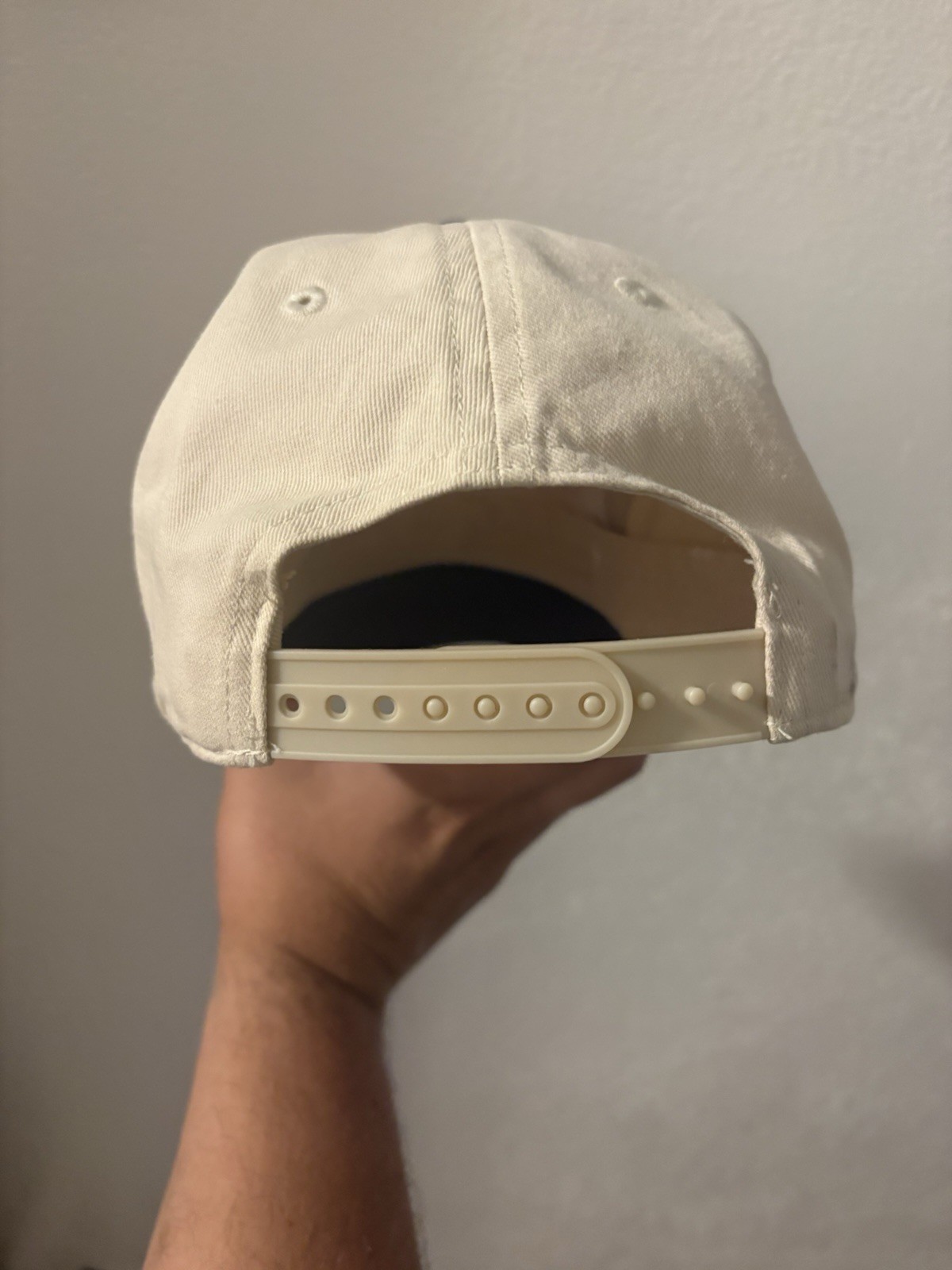 Urban Outfitters Cream & Navy ‘DUMP HIM’ Snapcback