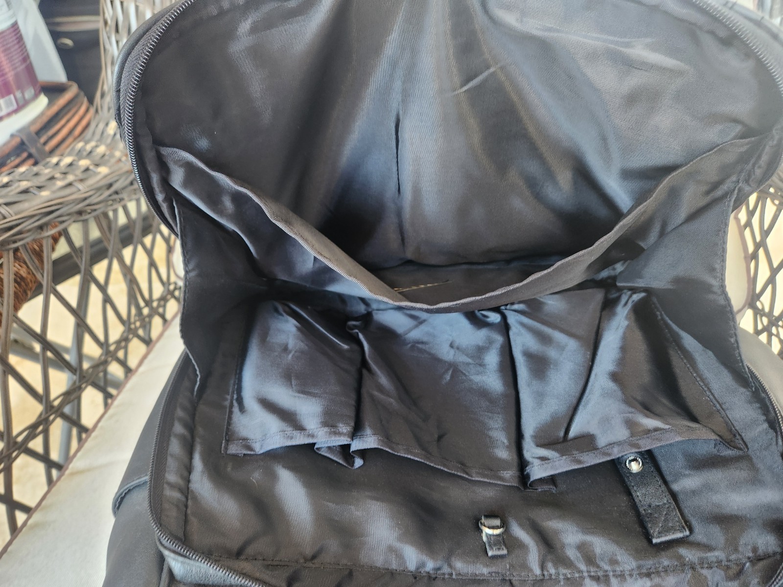 Bill Blass Black Leather Large Tote Bag Multi Pocket Work Travel Shoulder