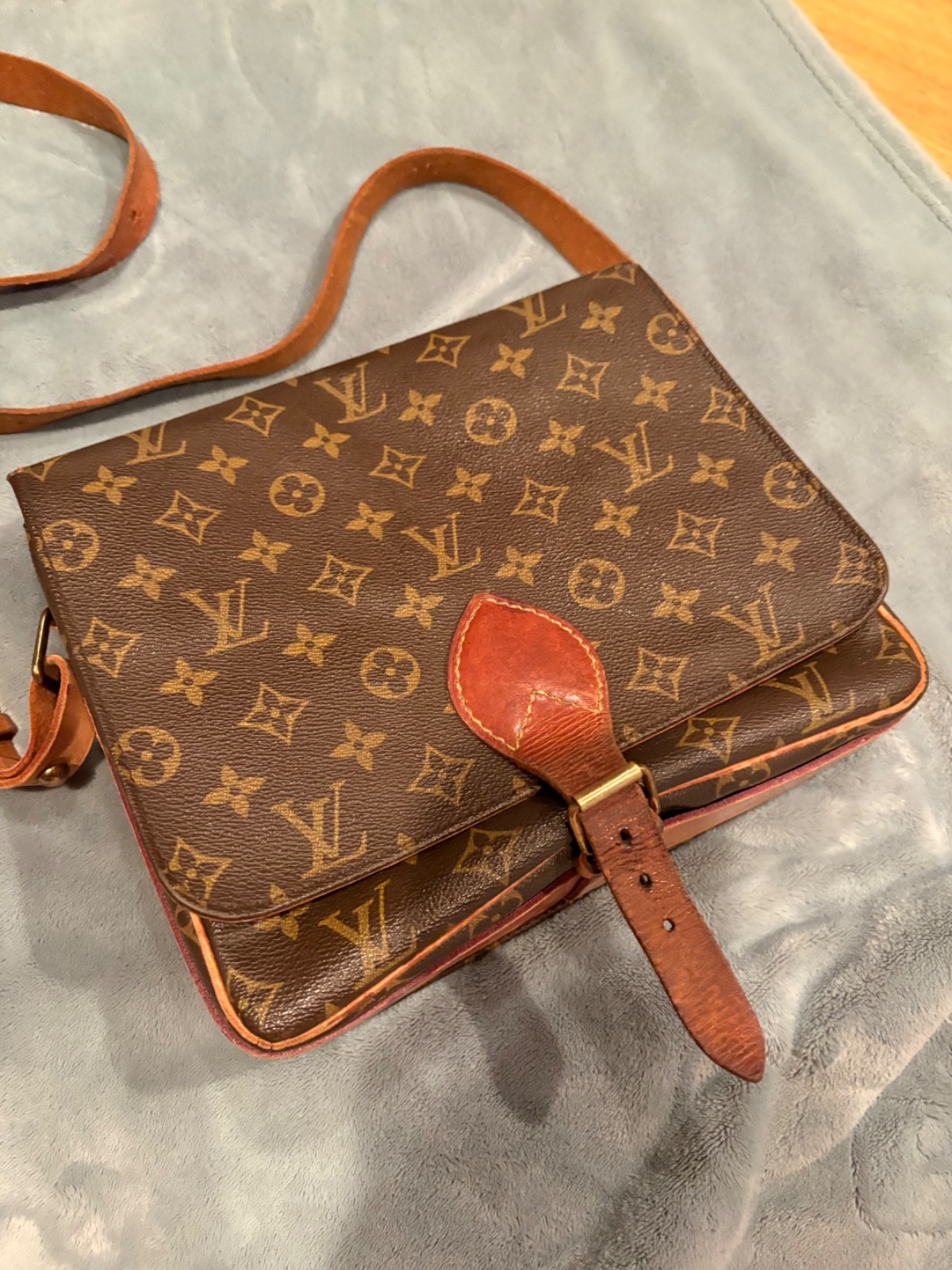 louis vuitton crossbody women