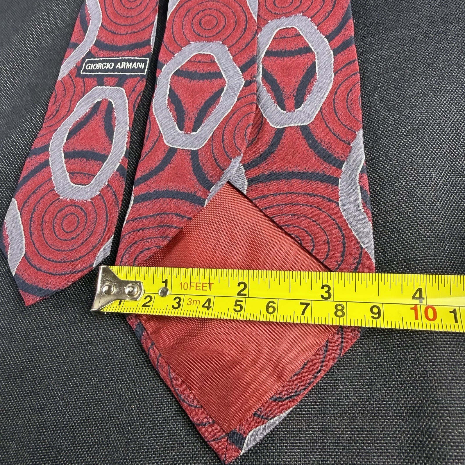 Vintage Giorgio Armani Cravatte Red Gray Swirl Geometric Silk Tie 56 x 3.5