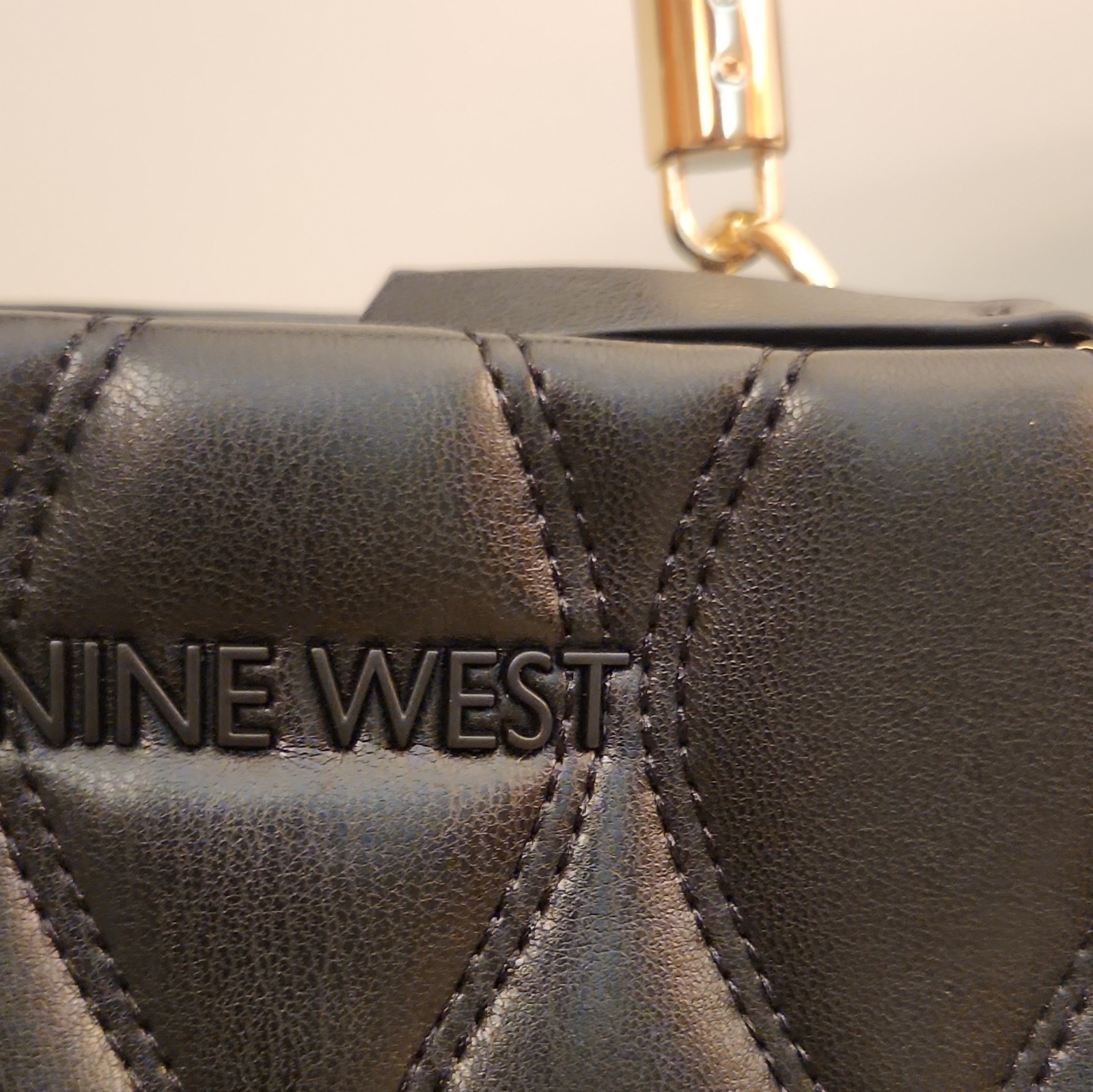 Nine West small Black Quilted Crossbody Bag Gold Hardware Zip Adjustable Strap