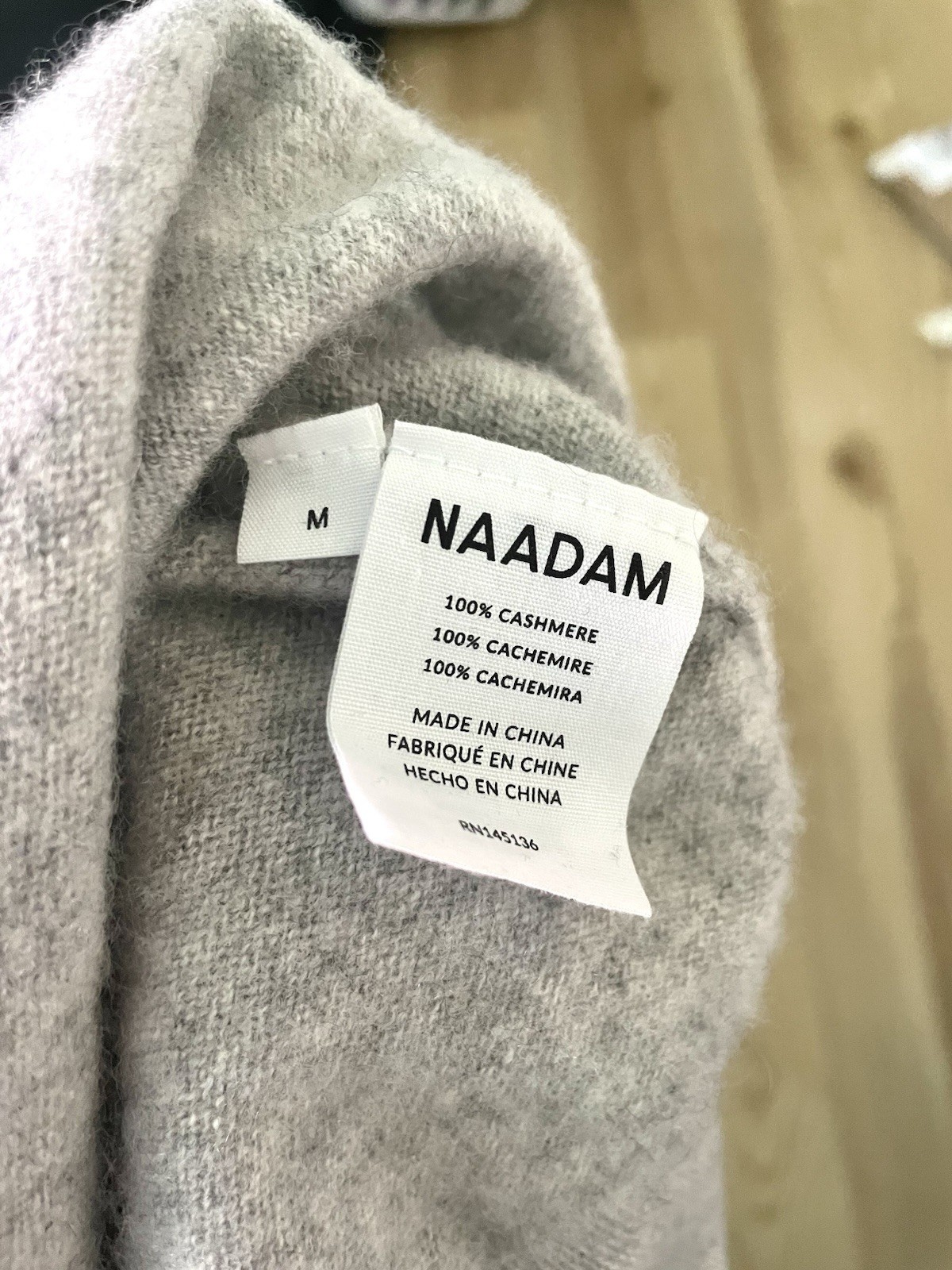Naadam 100% Cashmere Crew-Neck Long Sleeve Knit Sweater Gray Women’s size Medium