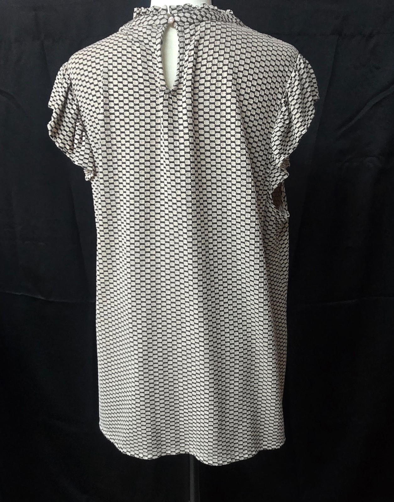 ELLE Mock Neck Geometric Pattern Pleated Ruffle Blouse Cap Sleeve Top Mod XXL