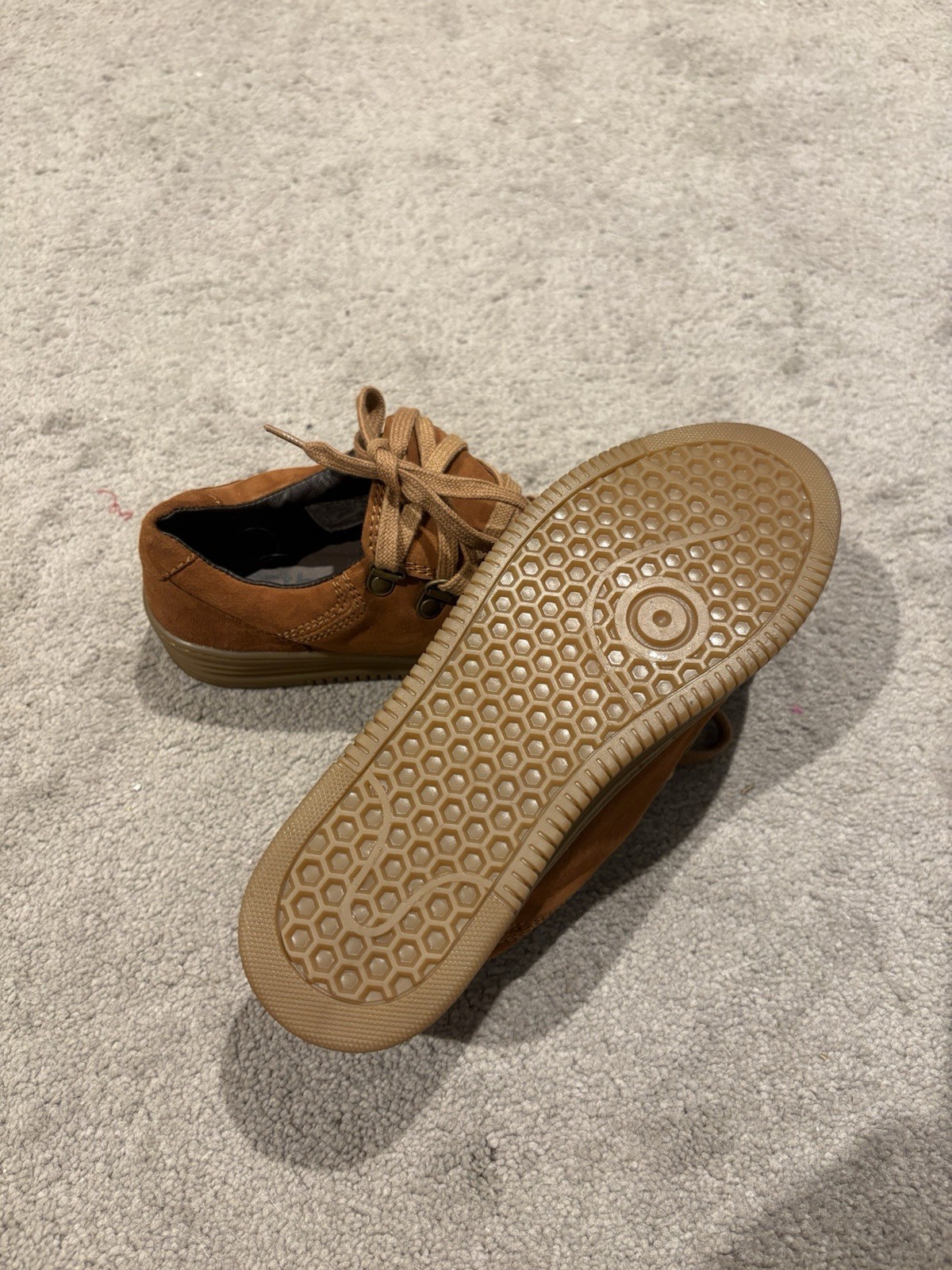 earth Unisex Brown Suede Lace-Up Low-Top Sneakers Rubber Sole Logo 7.5