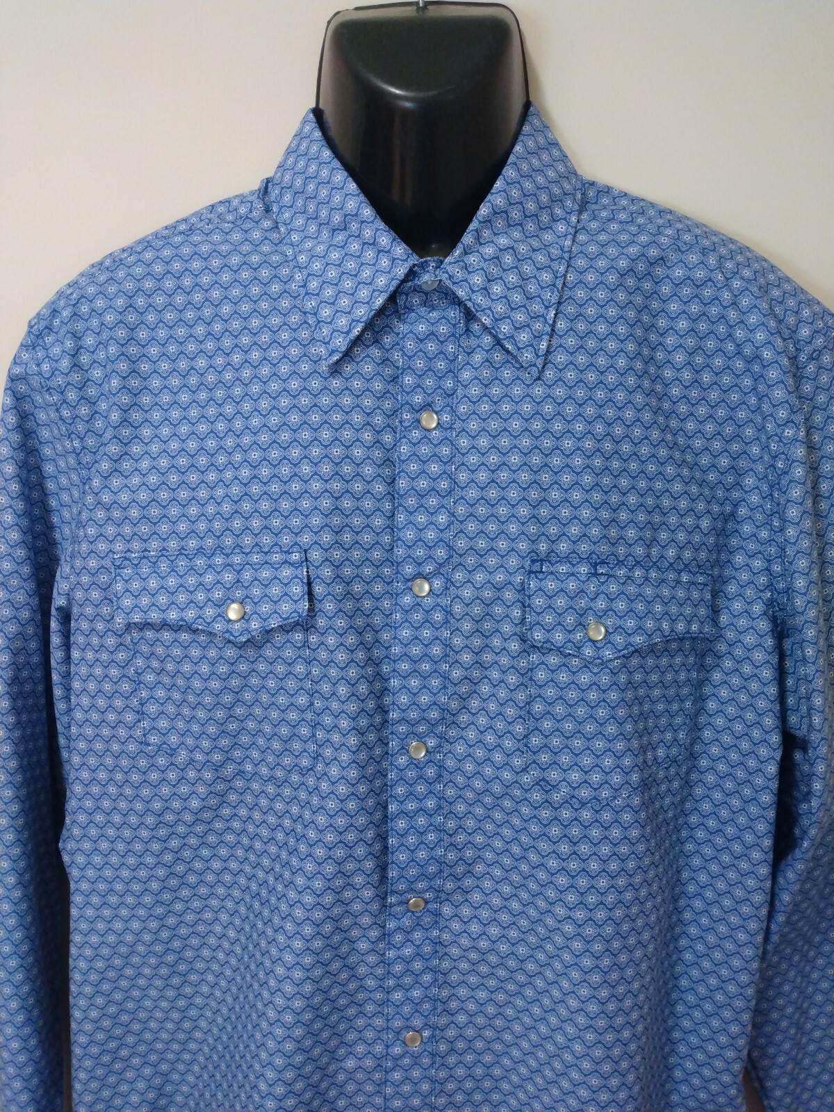 Wrangler Men’s Western Wrancher Cowboy Pearl Snap Shirt Geometric Blue L