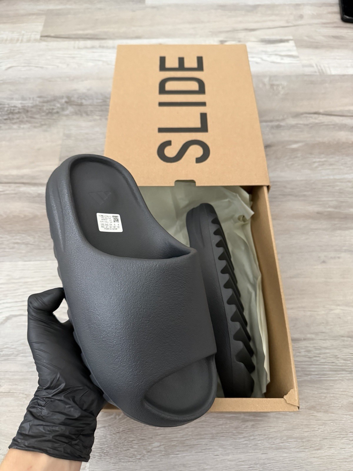 Adidas Yeezy Slide Onyx Size 9 NWOB HQ6448