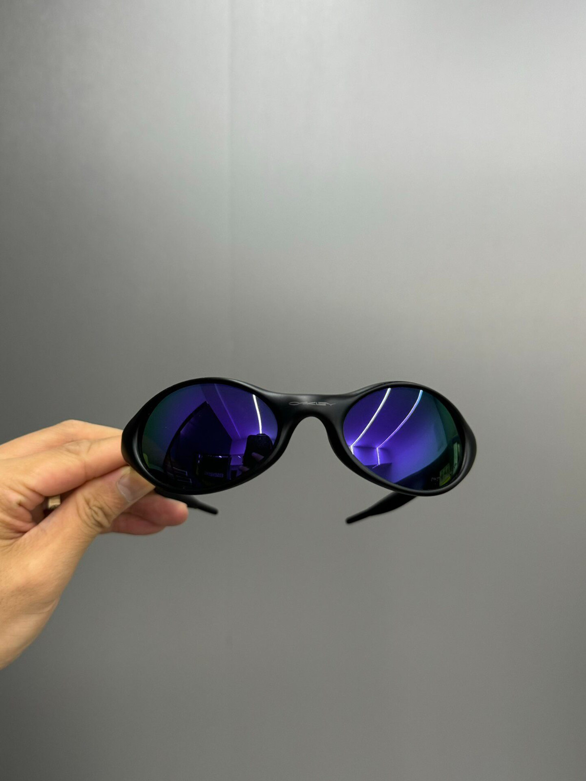 Oakley Minute 1.0 OO9133 Polarized Sunglasses Matte Black Frame Purple Lens