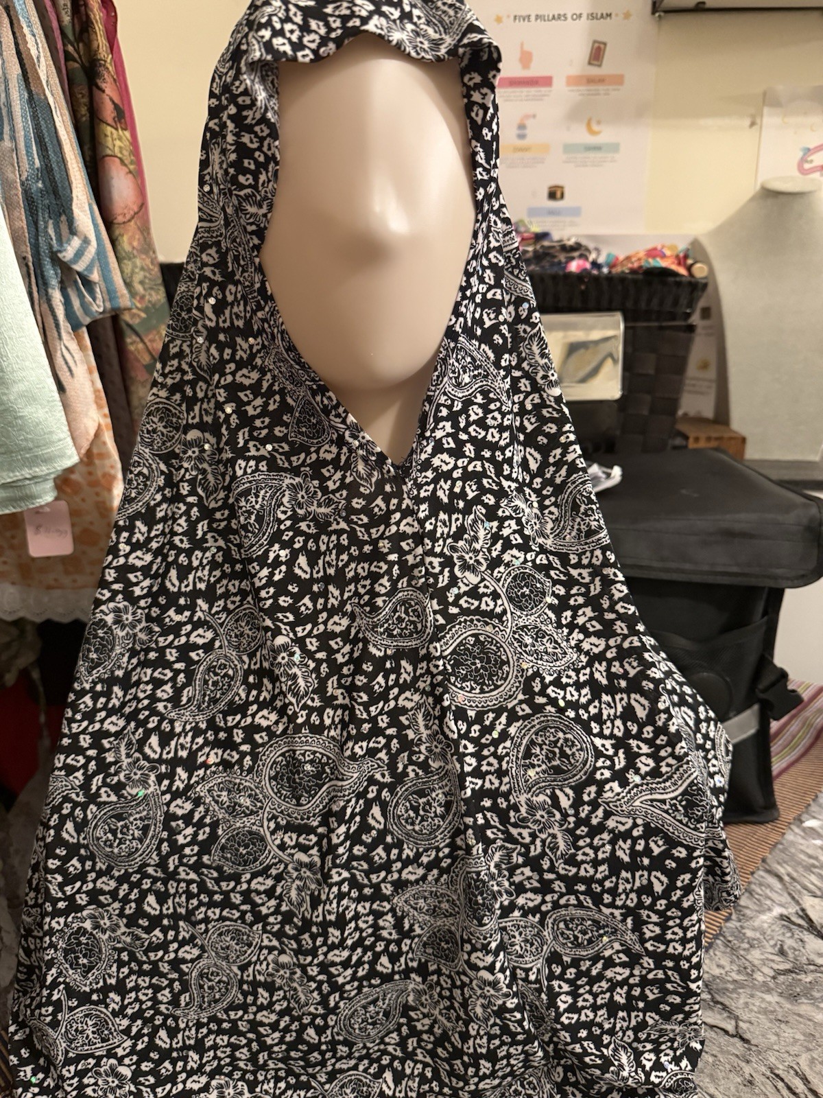 Women’s Black White Paisley Headscarf Scarf Wrap Fashion Accessory