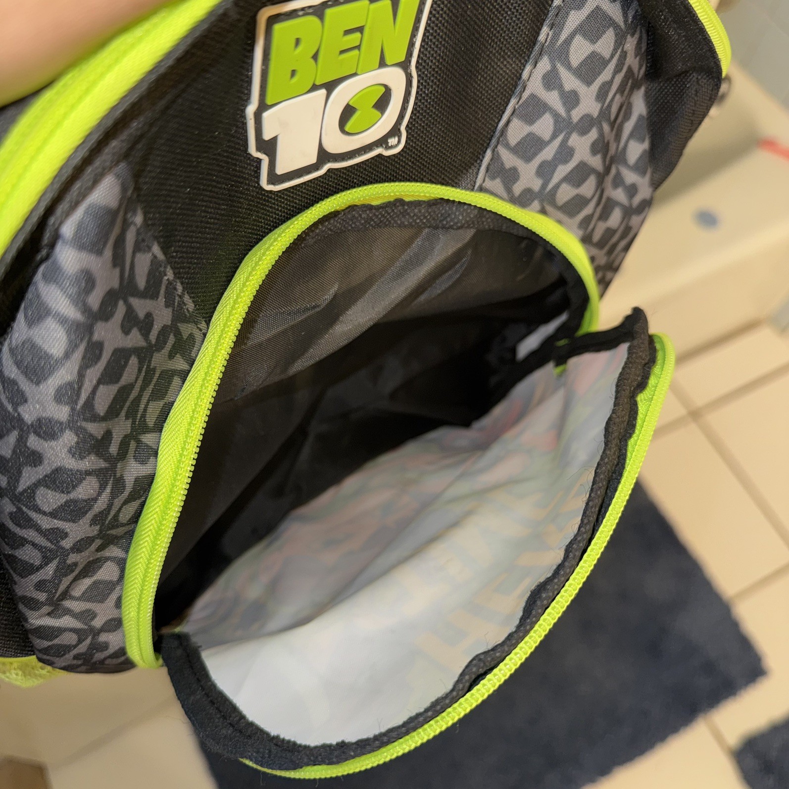 Ben 10 Cartoon Network Hero Time Kids School Backpack RARE!