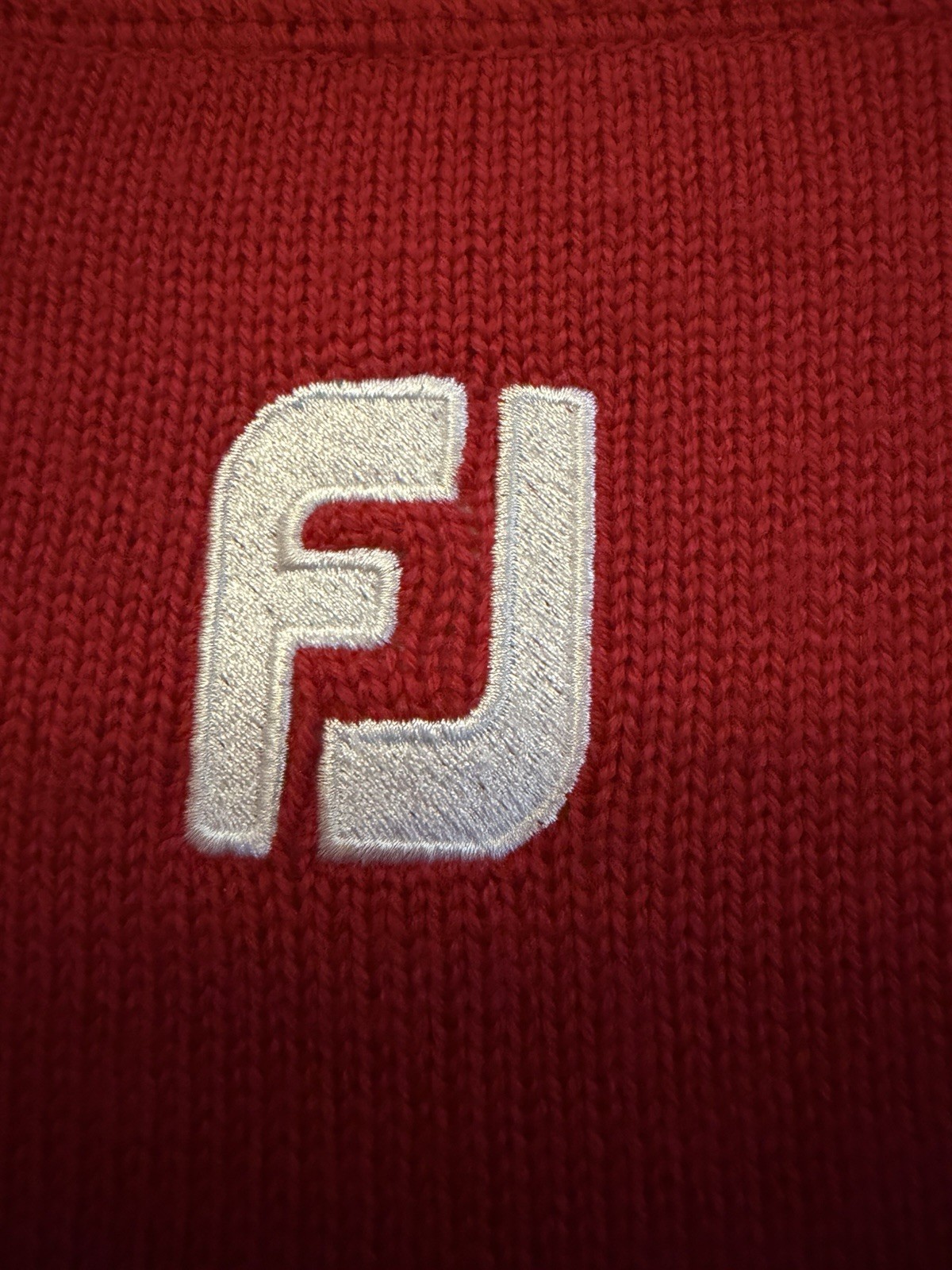Footjoy Golf 100% Wool Red Embroidered Logo Detail Jumper – Size Large (XB)