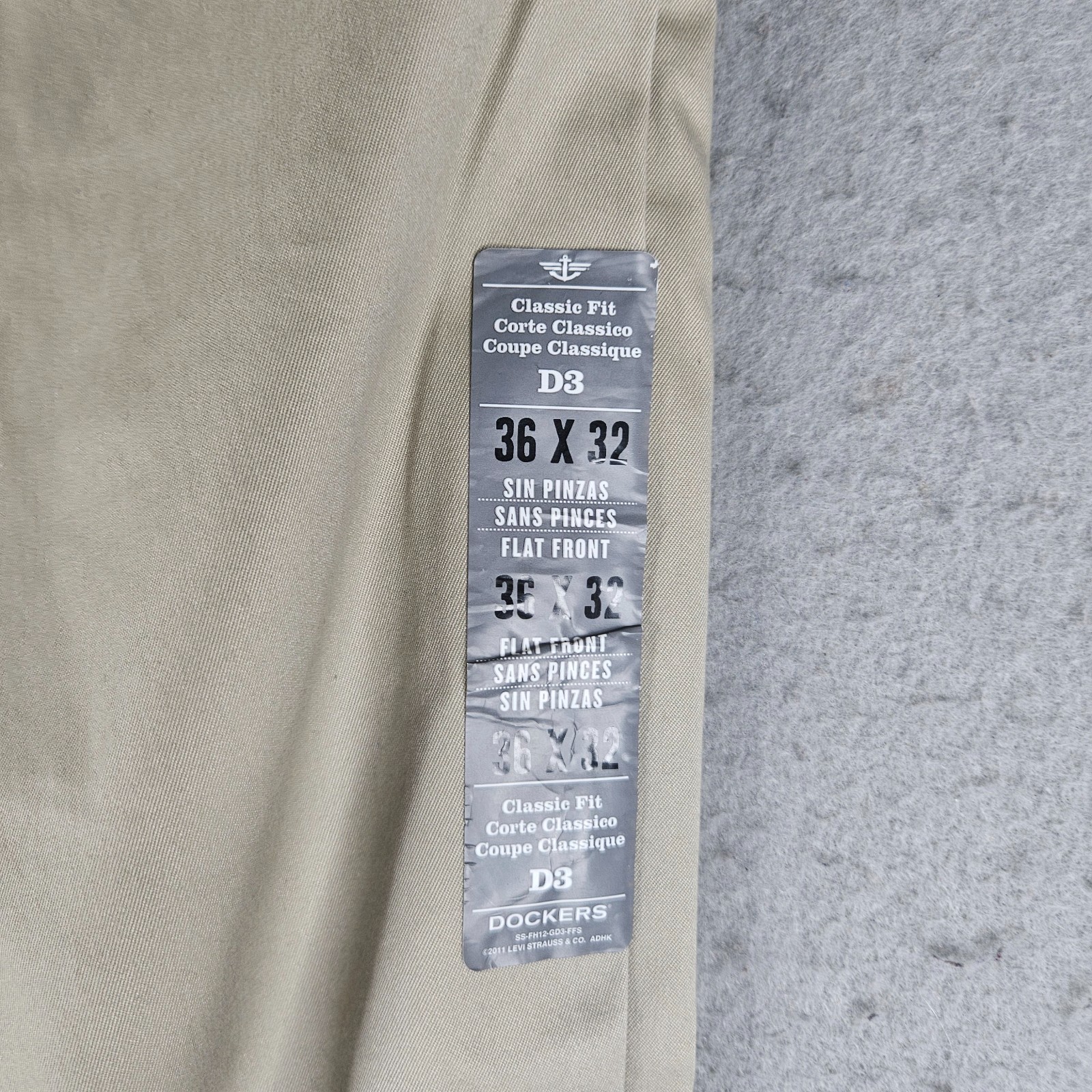 NEW Dockers Khaki Pants Mens 36×32 Beige Relaxed Business Office No Iron Flat