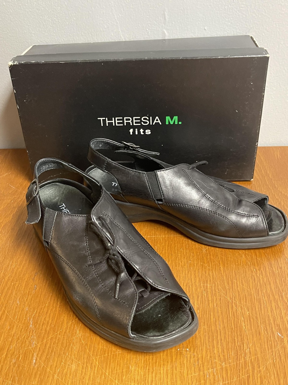 Theresia M Shoes Womens Size 6.5 Black Ellyn Softcalf Leather Comfort Sandals