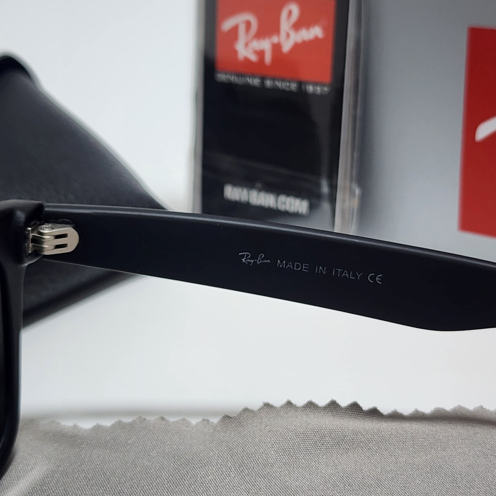 Ray-Ban RB2140 Wayfarer Sunglasses Black Frame Glass Green Lens 50-22 mm