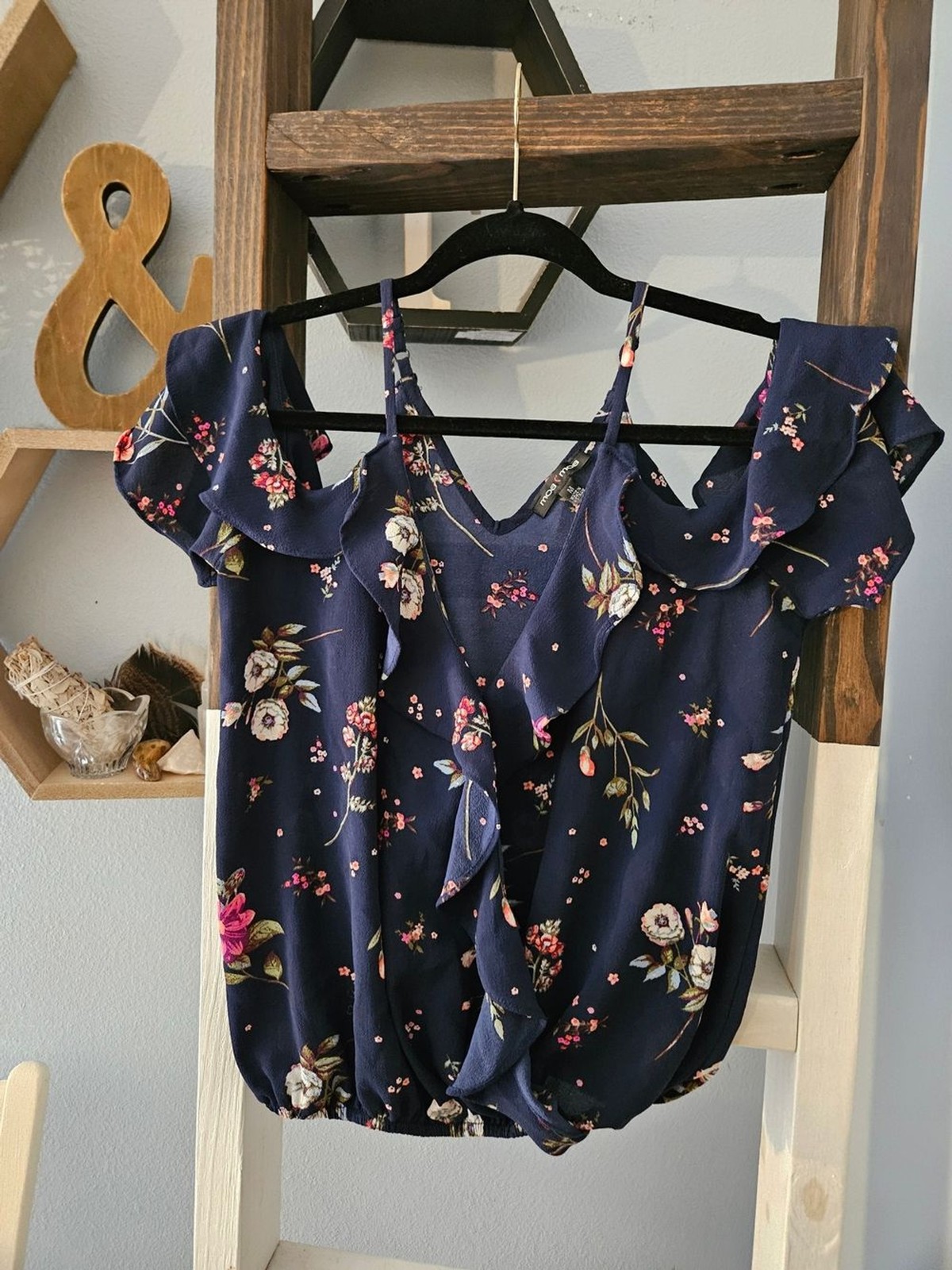 Moa Moa Women’s Navy Floral Cold-Shoulder Ruffle Blouse Size Medium NWOT