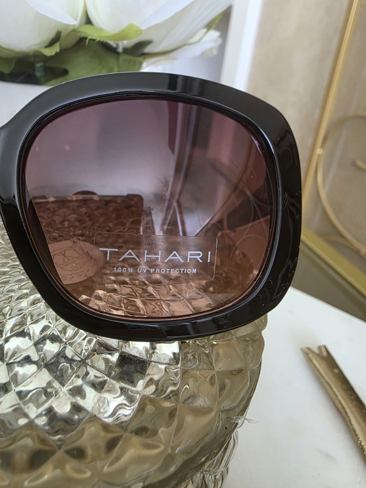 Tahari Oversized Sunglasses Black Plastic Frame Brown Tinted Lens 100% UV