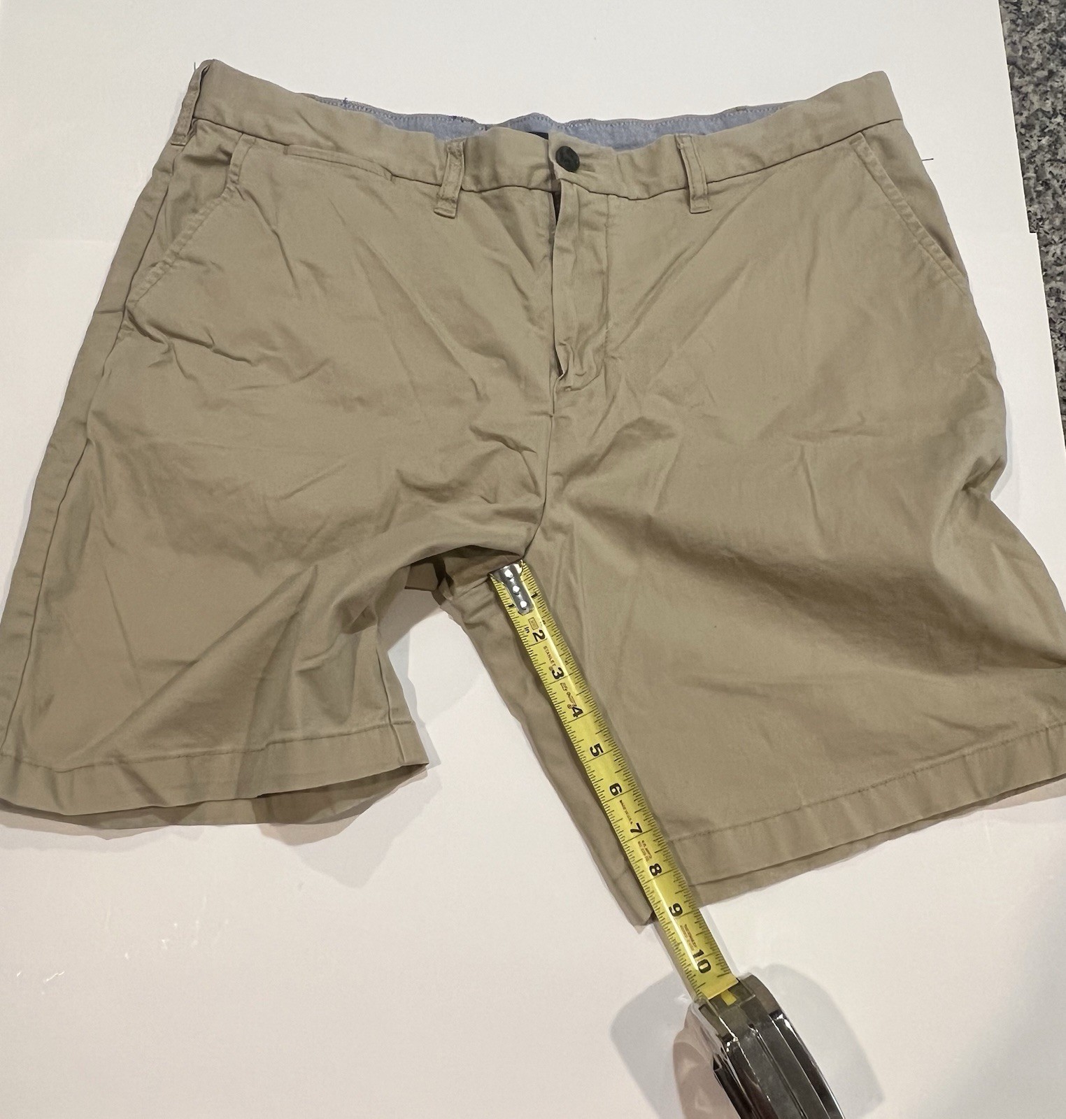 Tommy Hilfiger Chino Shorts Men’s Size 38 waist Khaki 9 In Inseam