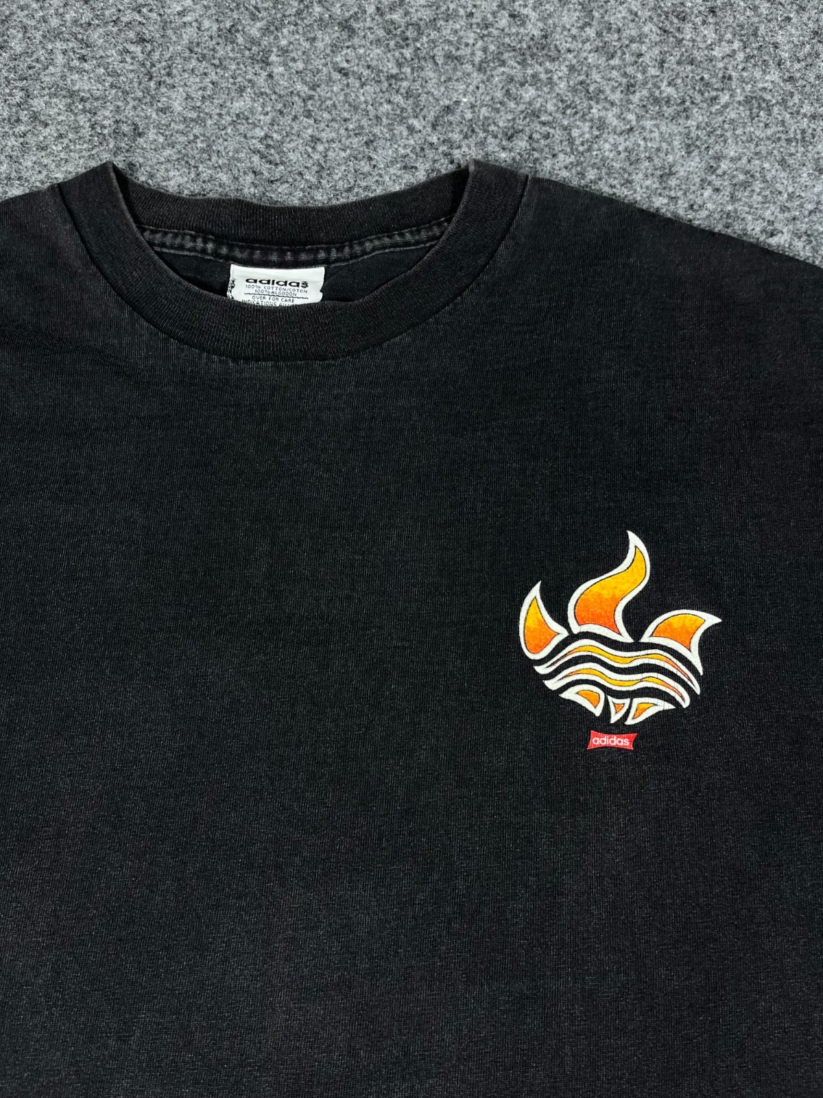 Vintage 90s Adidas Flame Logo T-Shirt Black Fade Graphic Tee Streetwear XL