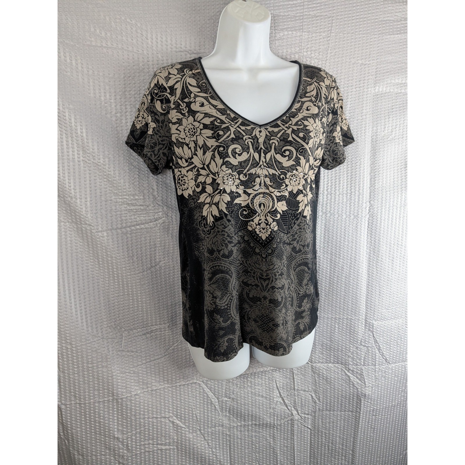 Vanilla Sugar Embellished Graphic Tee Medium Gray Black Floral Scroll Rhinestone